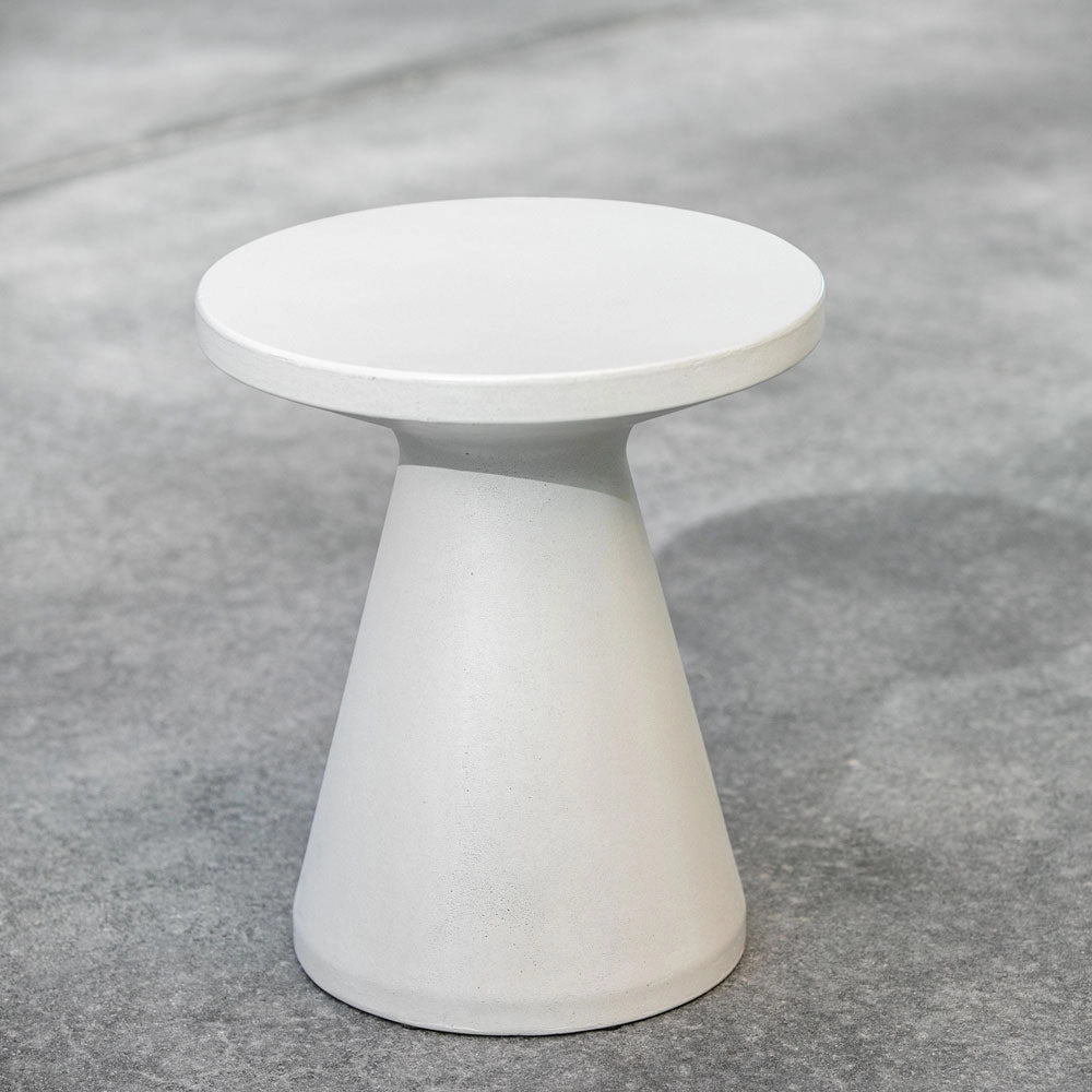 GRC 17" Round End Table