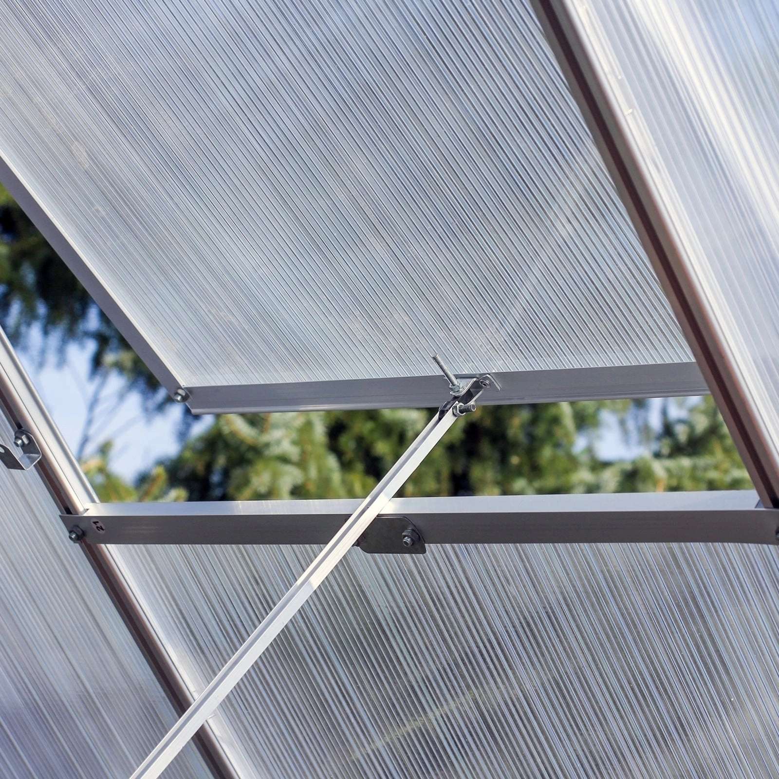 Greenhouse 6ft x 6ft With Base And 2 x Water-Resistant Racks
