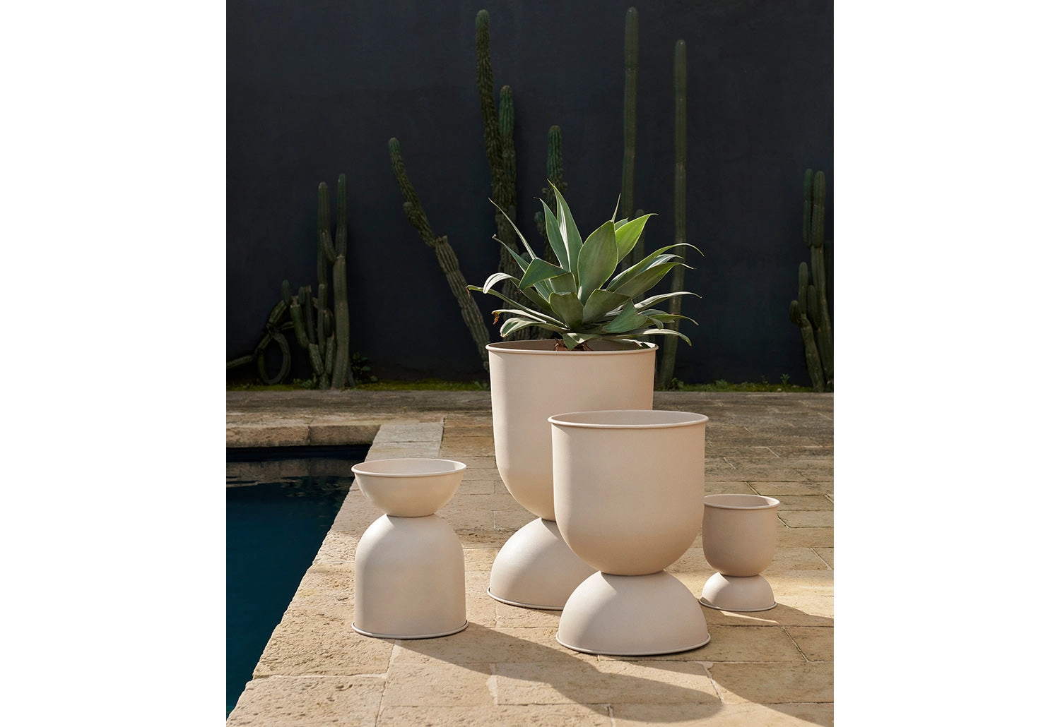 Hourglass Pot
