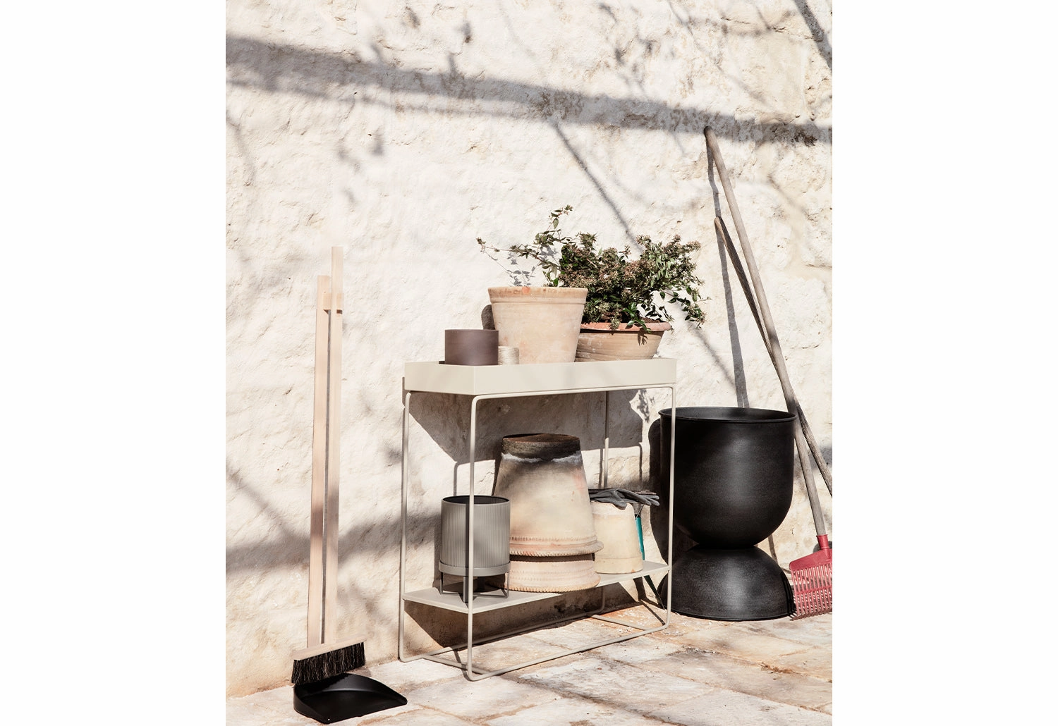Hourglass Pot