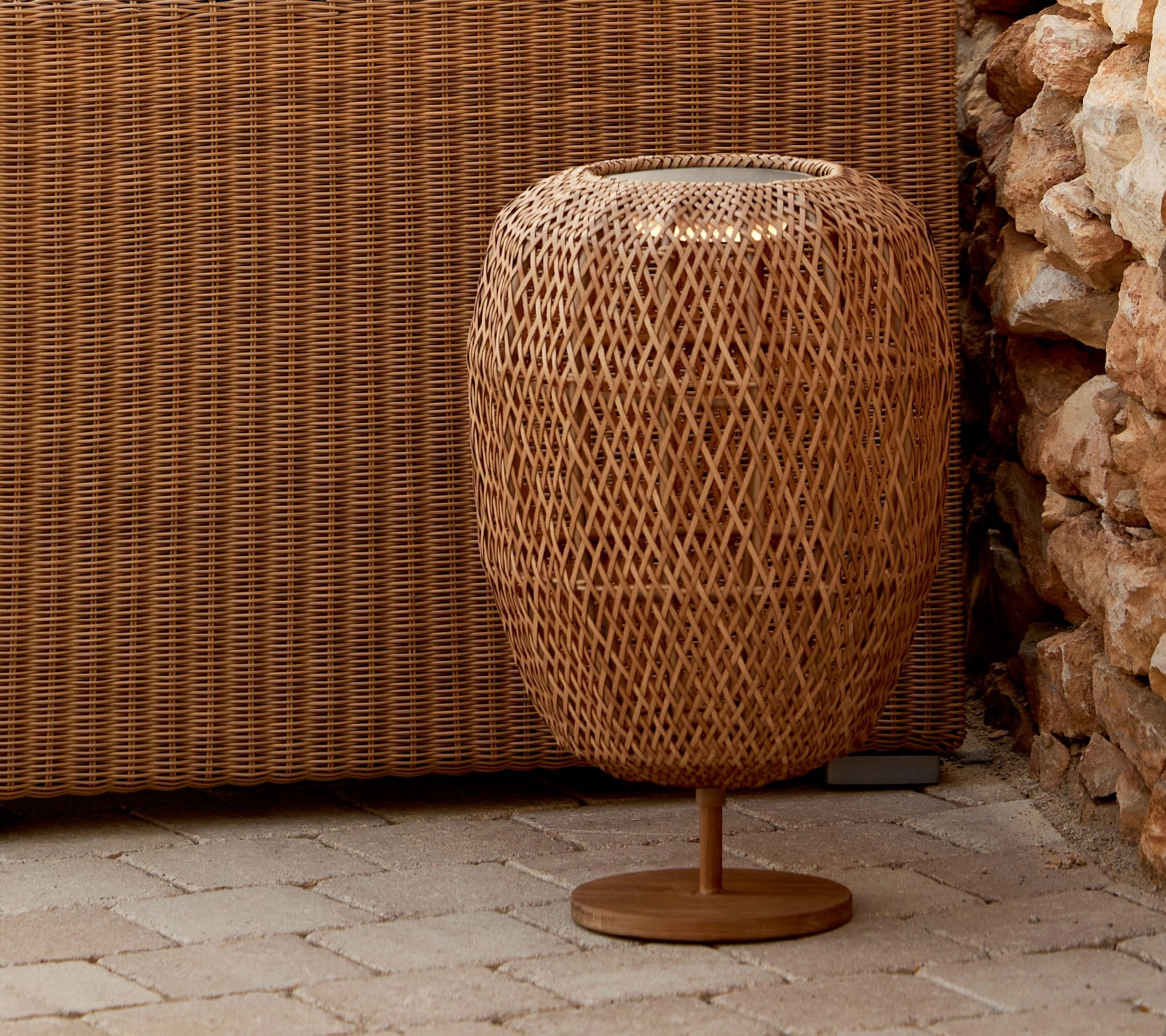Illusion Glow table lamp, medium