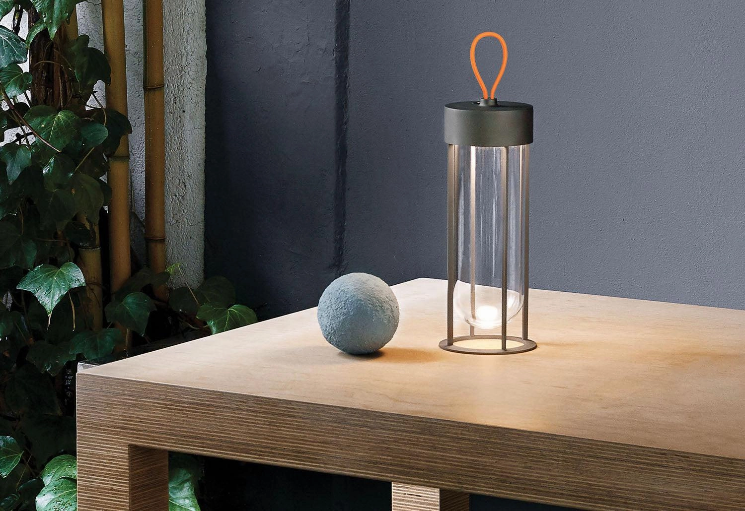 In Vitro Unplugged Table Lamp