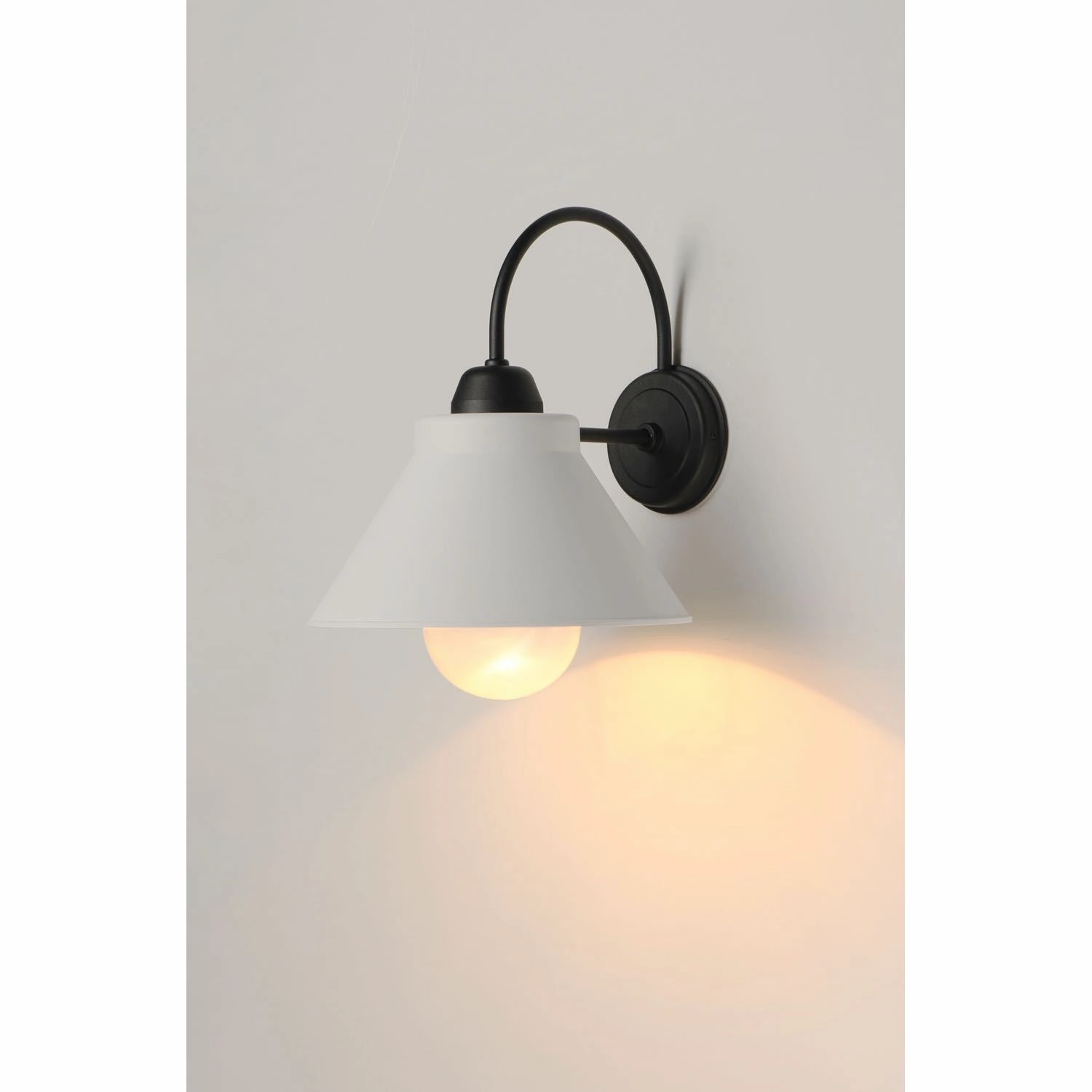 Jetty Outdoor Wall Light