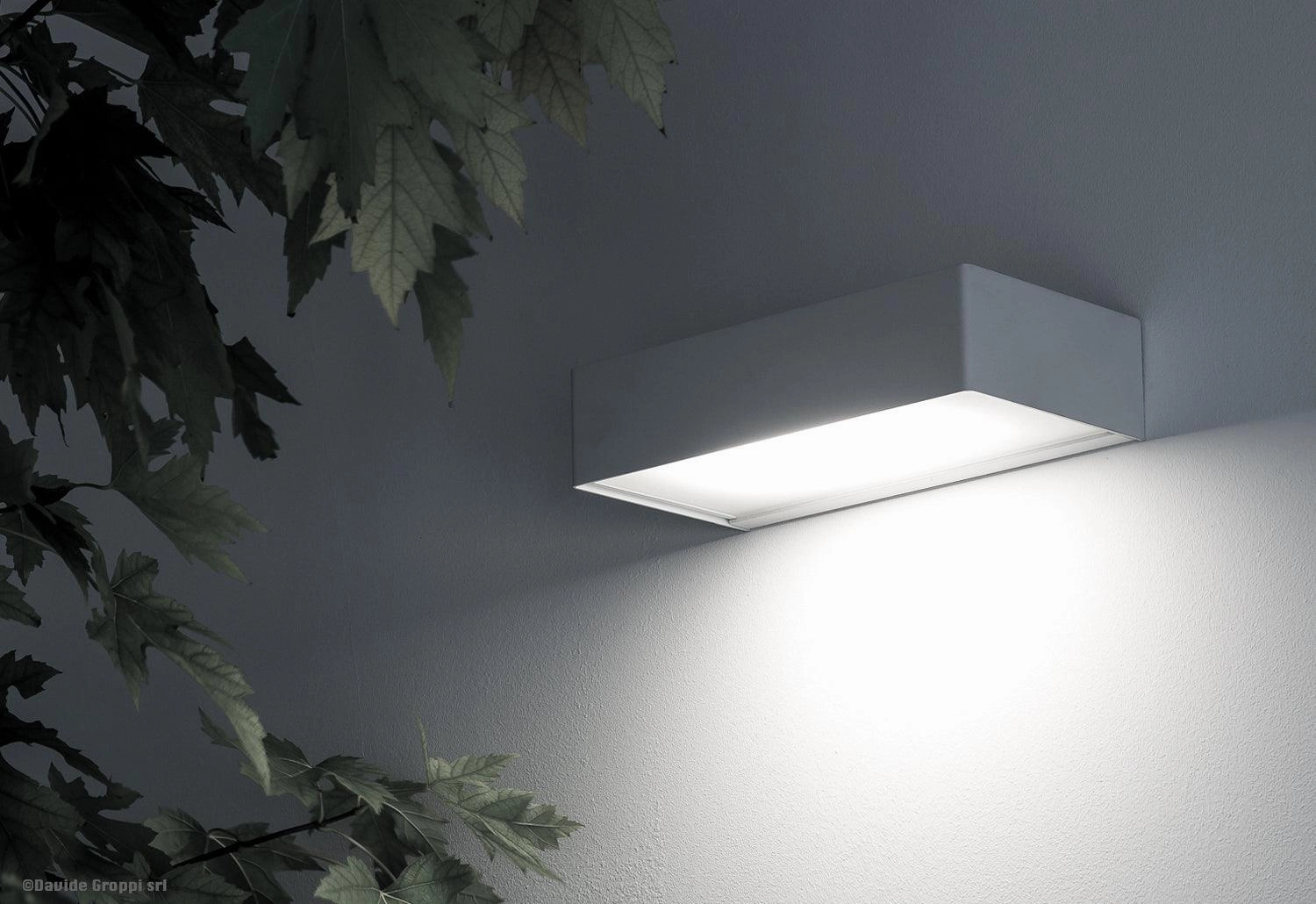Juliet Outdoor Wall LightWeatherproof outdoor lighting