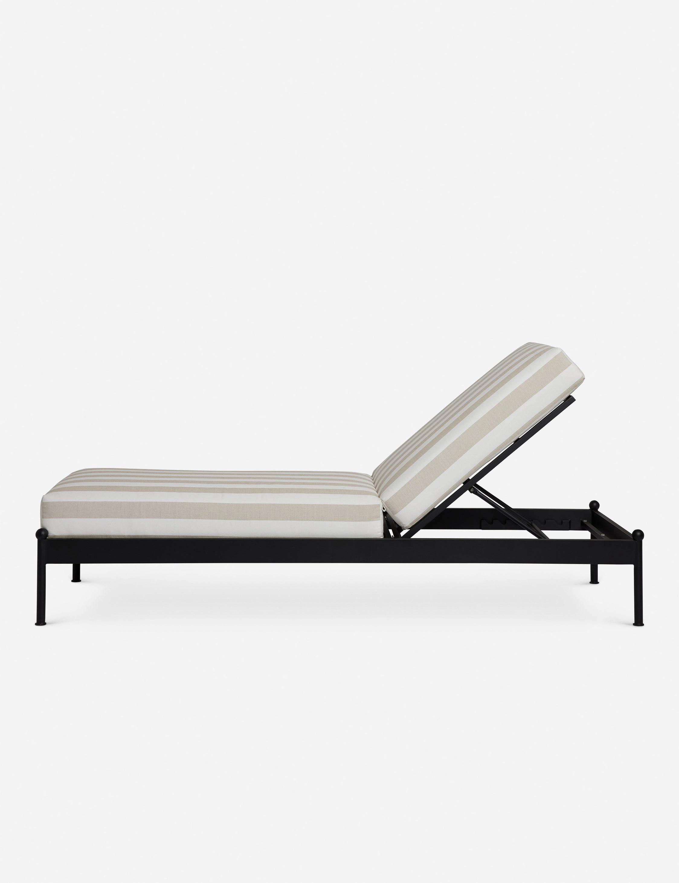Leni Outdoor Chaise