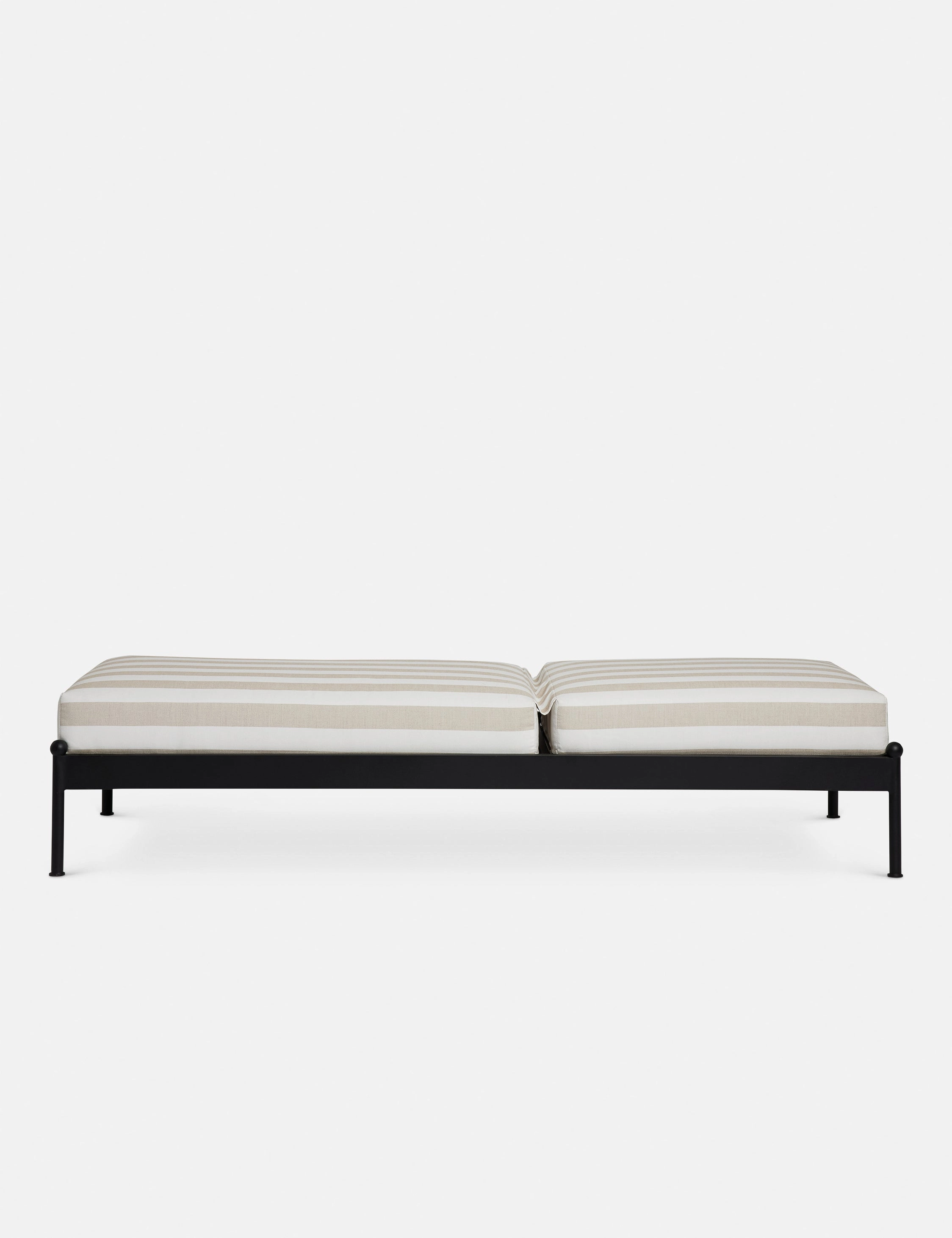 Leni Outdoor Chaise