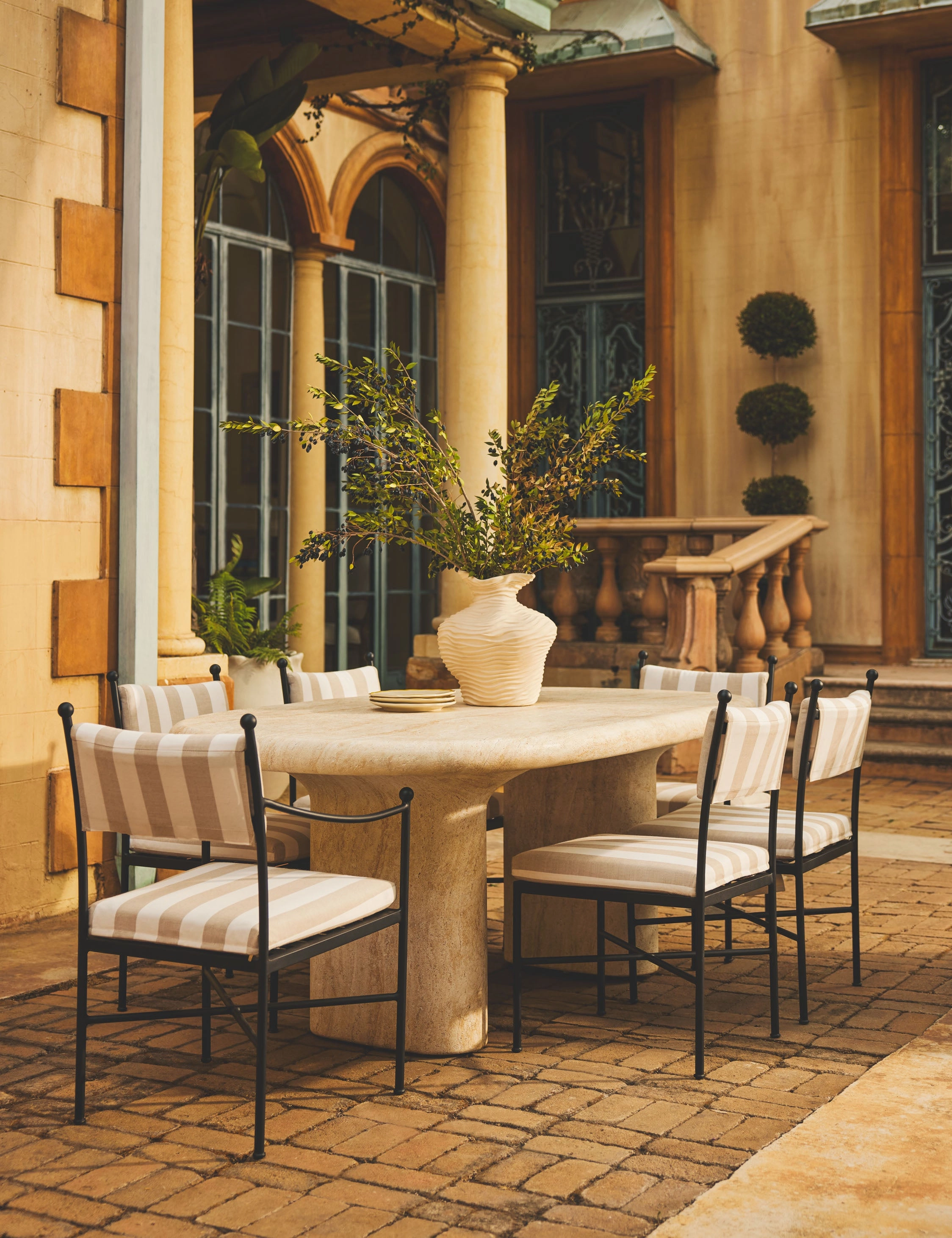 Leni Outdoor Dining Arm Chair