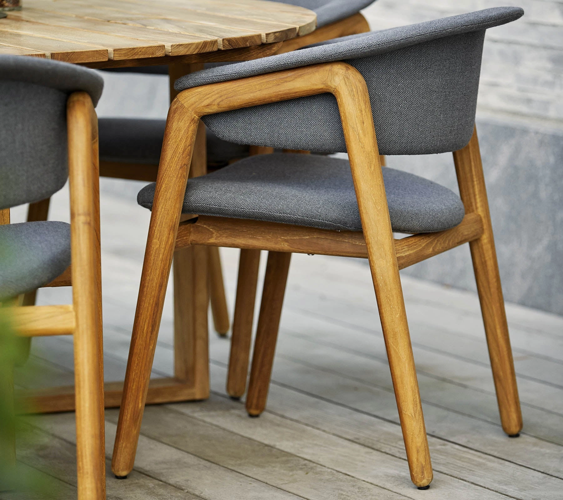 Luna armchair