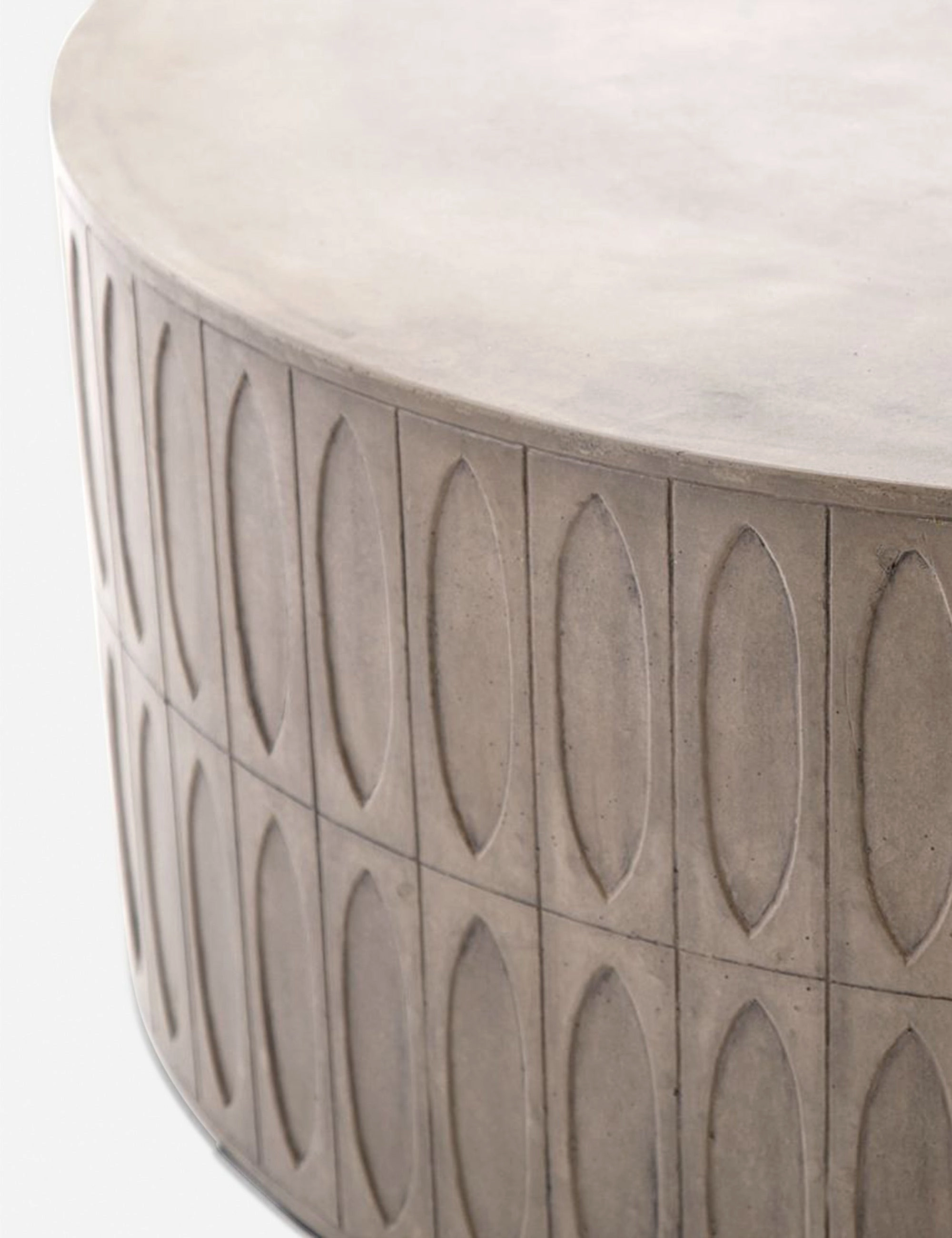 Mal Indoor / Outdoor Round Coffee Table