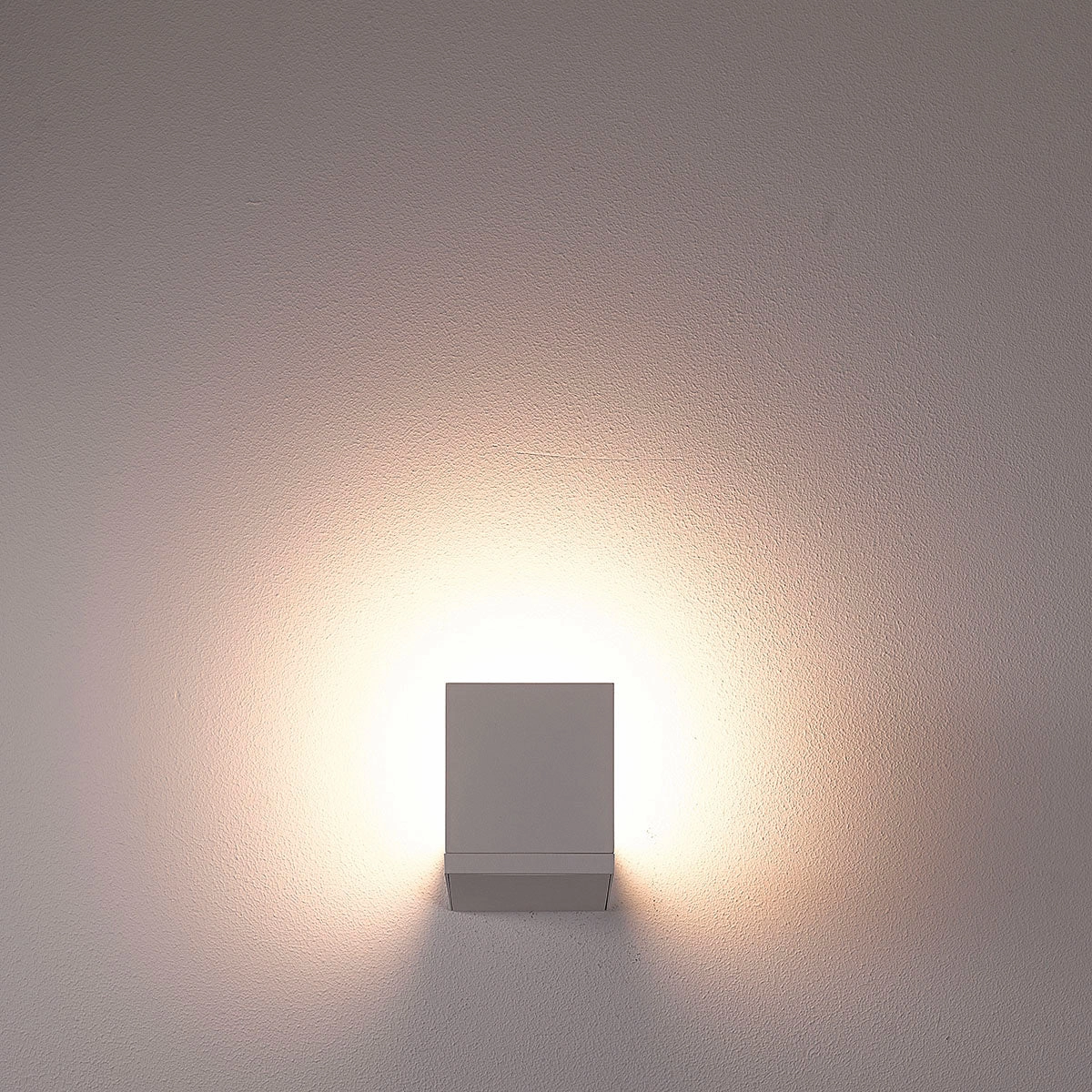 Mana LED Outdoor Wall Mount Marine Grey
