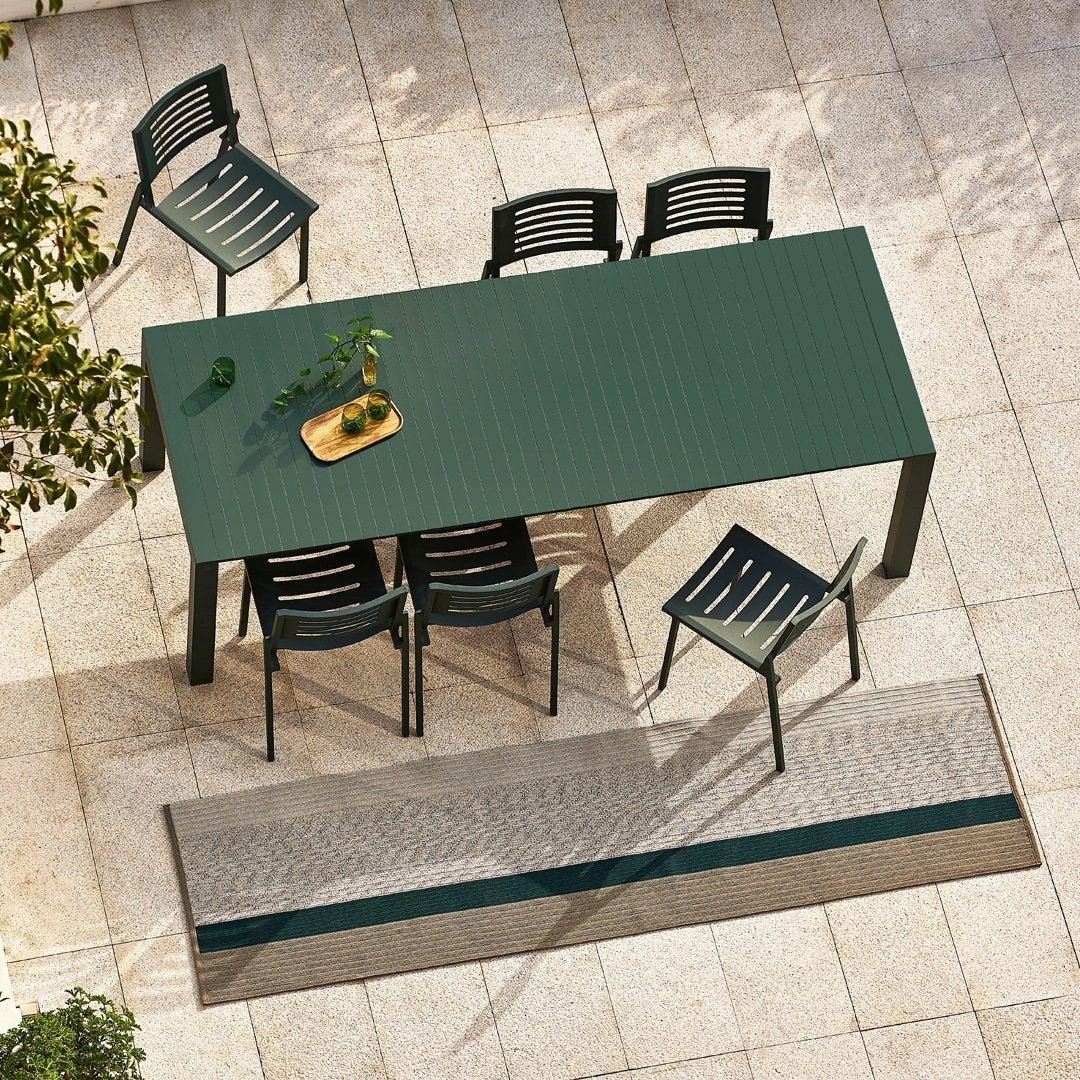 Mindo 111 Extendable Outdoor Dining Table