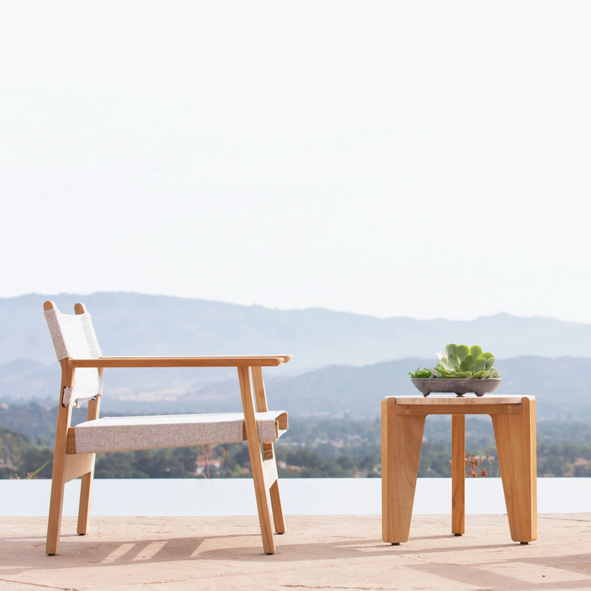 Mlb Teak Round Side Table