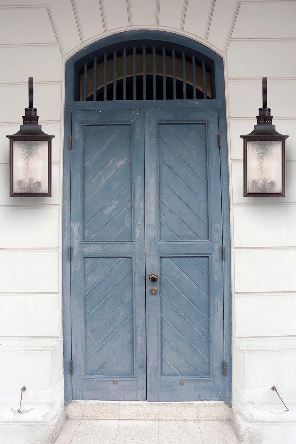 Monte Grande Three Light Wall Lantern English Bronze