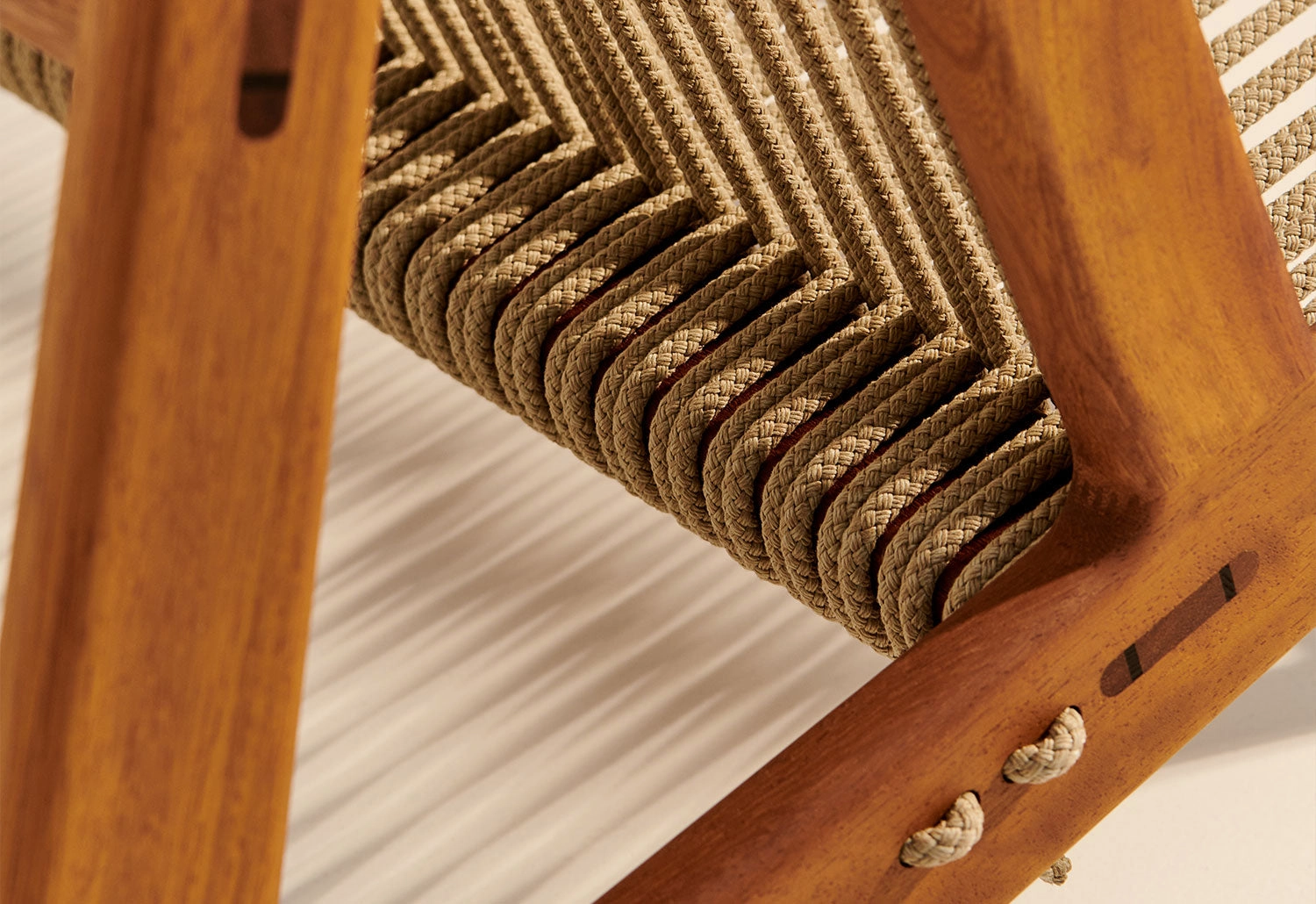 MR01 Initial Outdoor Lounge Chair