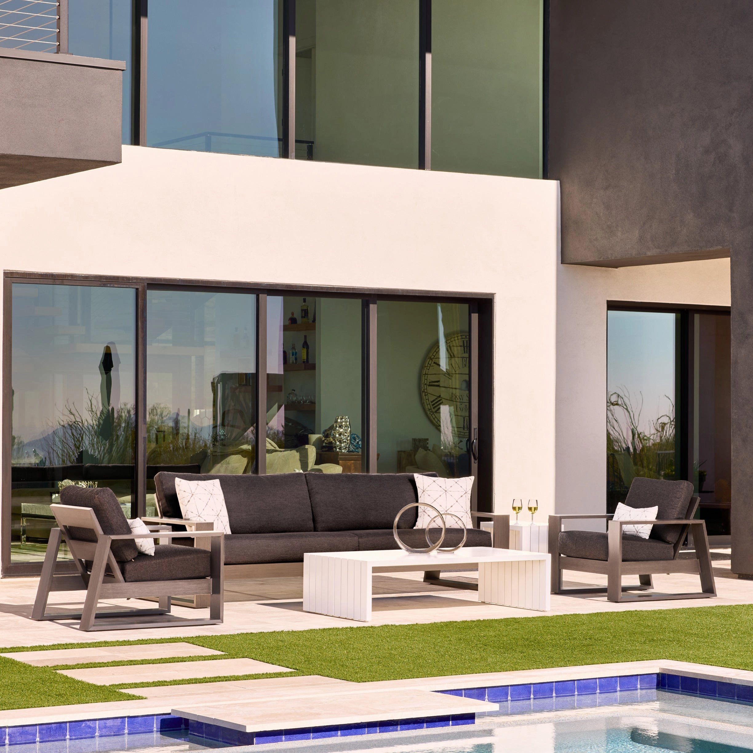 Novara XL Sofa