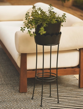 Onyx Indoor/Outdoor Planteroutdoor garden decorative ornaments