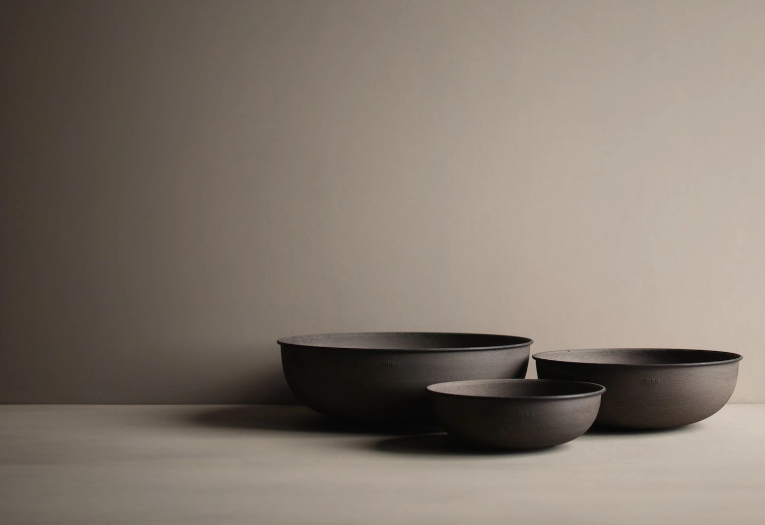 Out Low Bowl PlanterDurable outdoor patio accessories