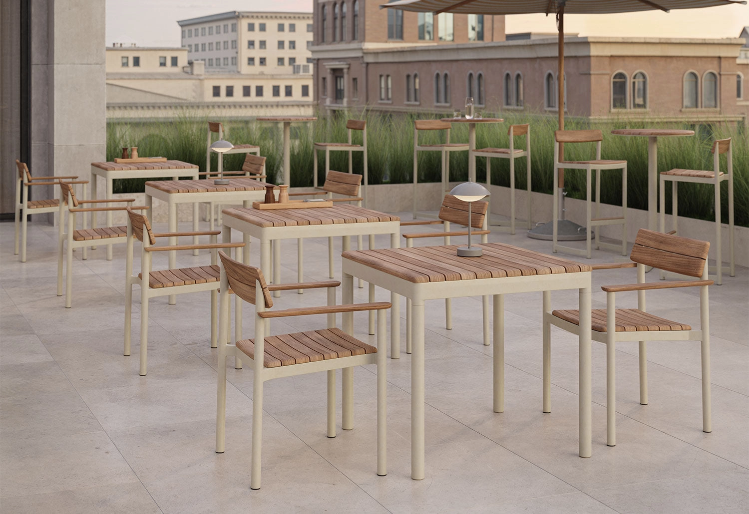 Pelagus Table | Square