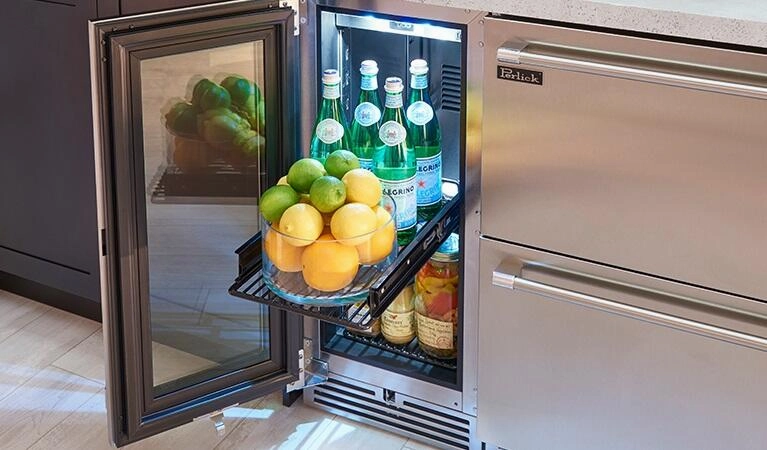 Perlick 15 inch Signature Series 2.8 cu.ft. Compact Refrigerator HP15RO-4-3