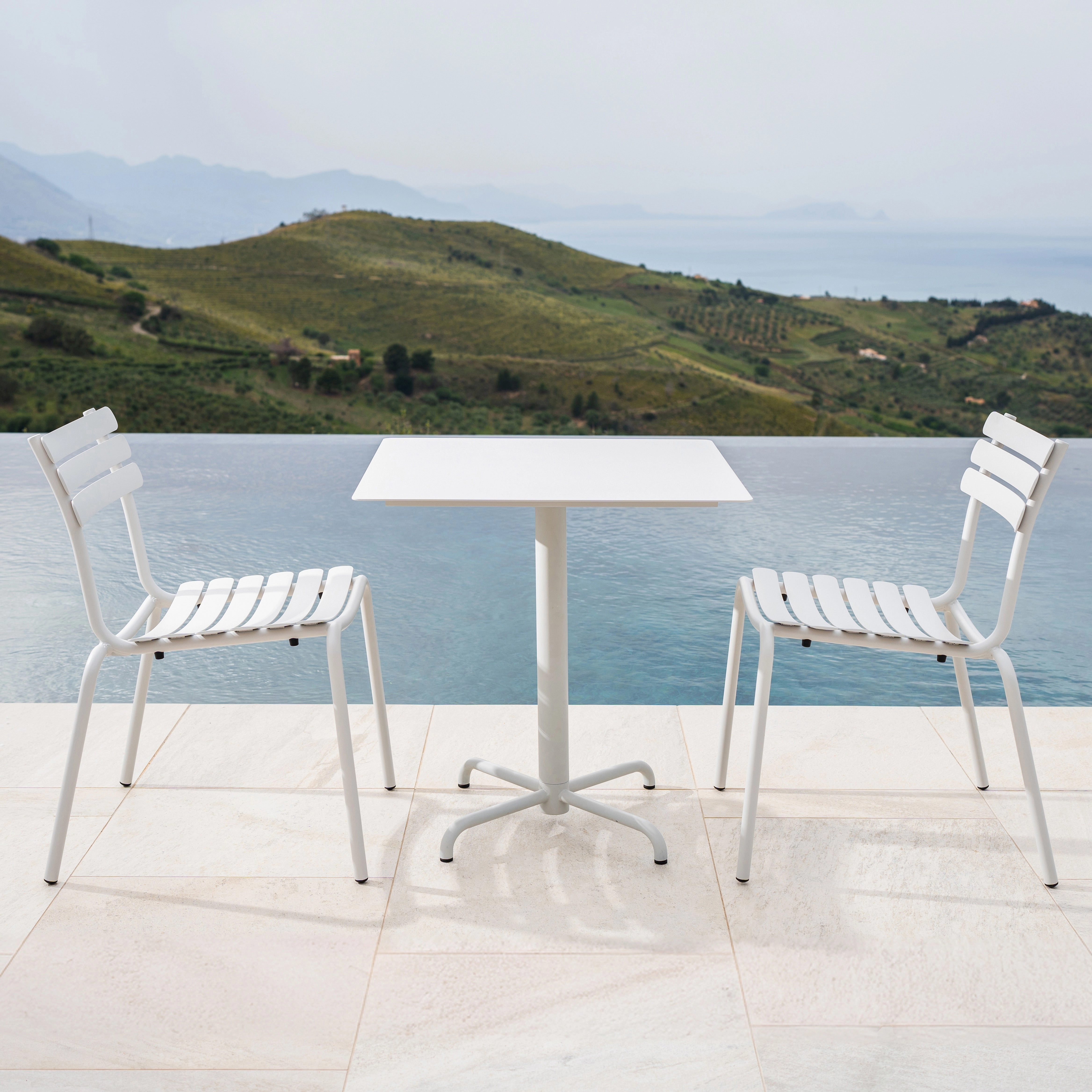 PICO Outdoor Caf Table w/ 4-Star Base - Square