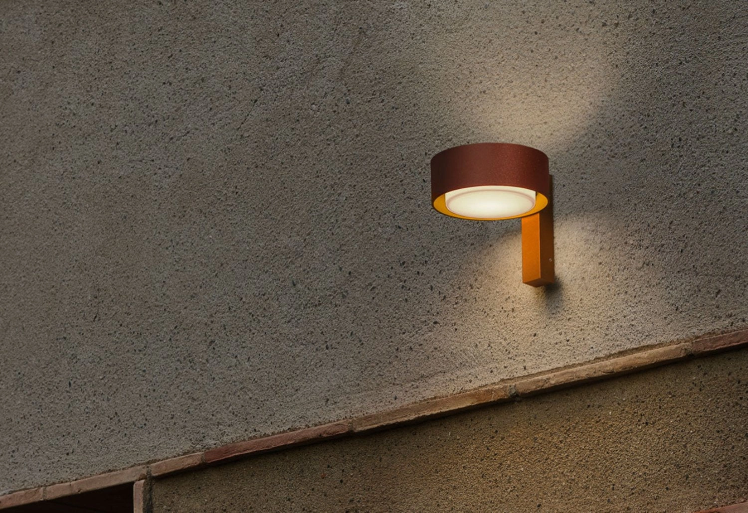 Plaff-on! A Outdoor Wall Light