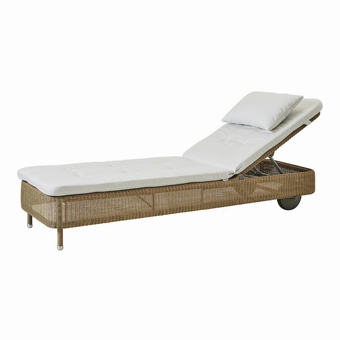 Presley Sunbed