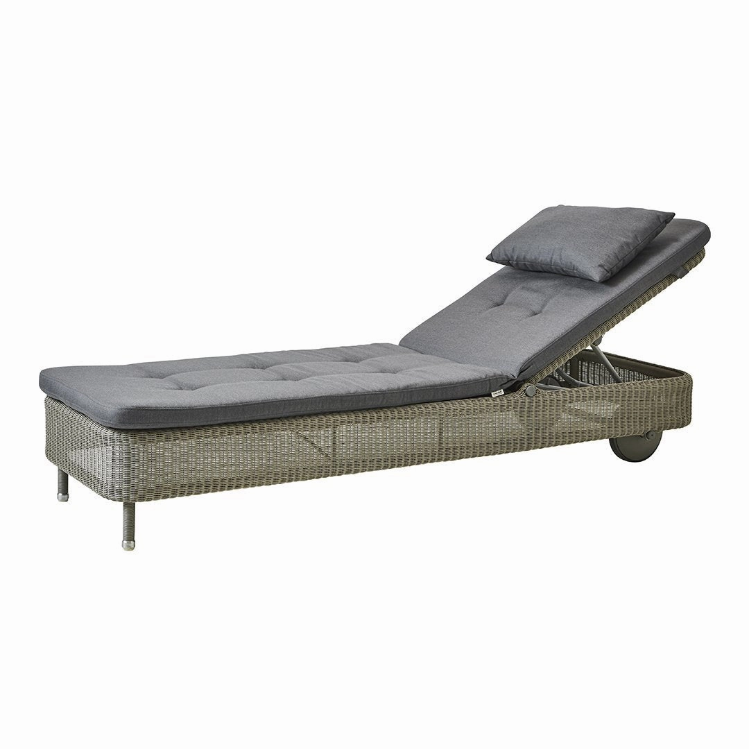 Presley Sunbed