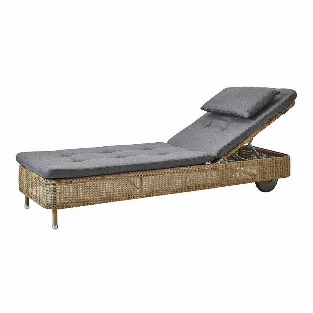 Presley Sunbed