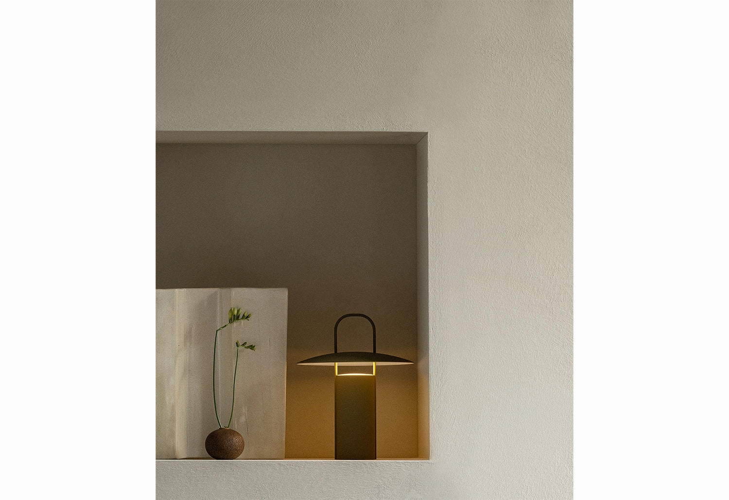 Ray Portable Table Lamp