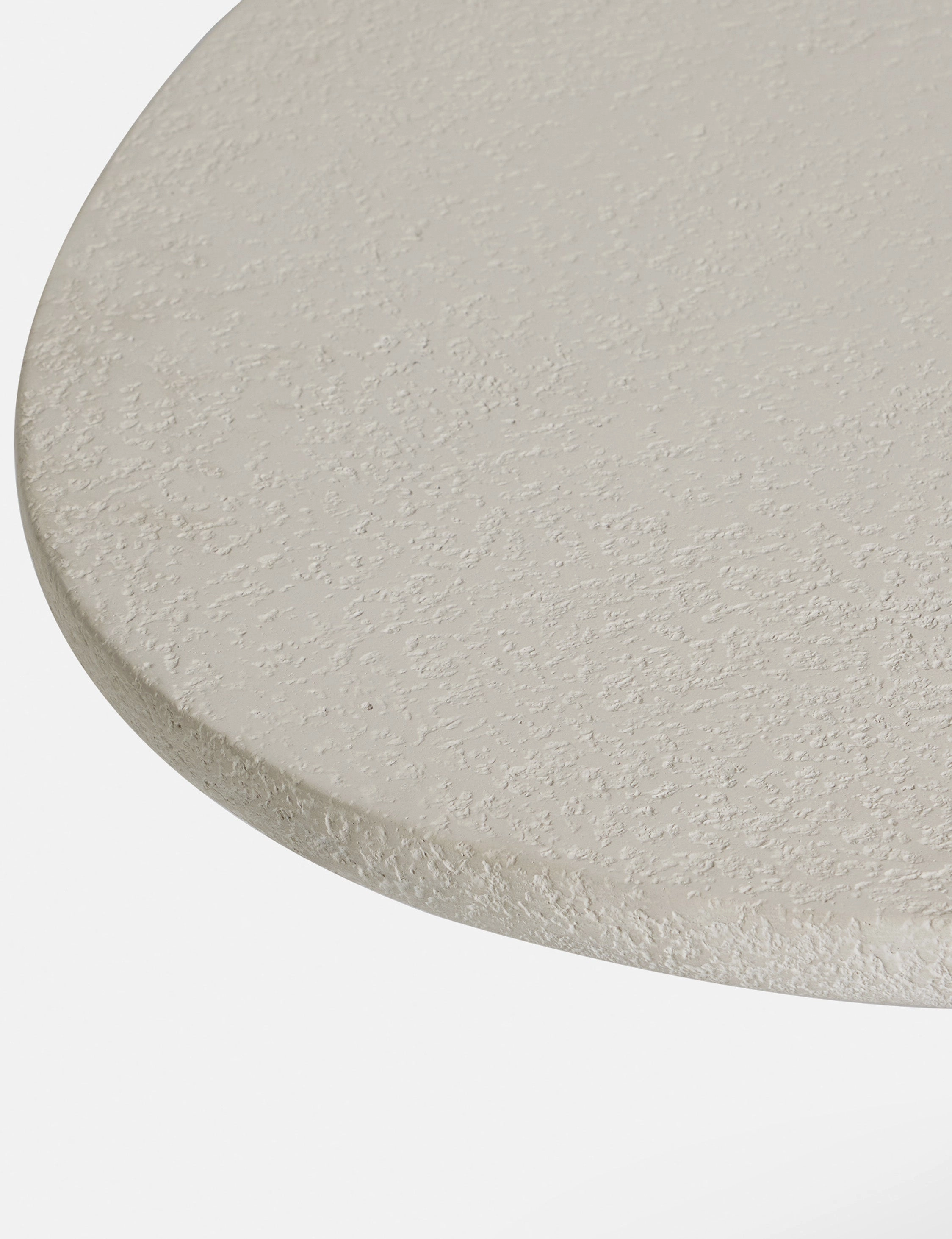 Rodrigo Indoor / Outdoor Oval Dining Table
