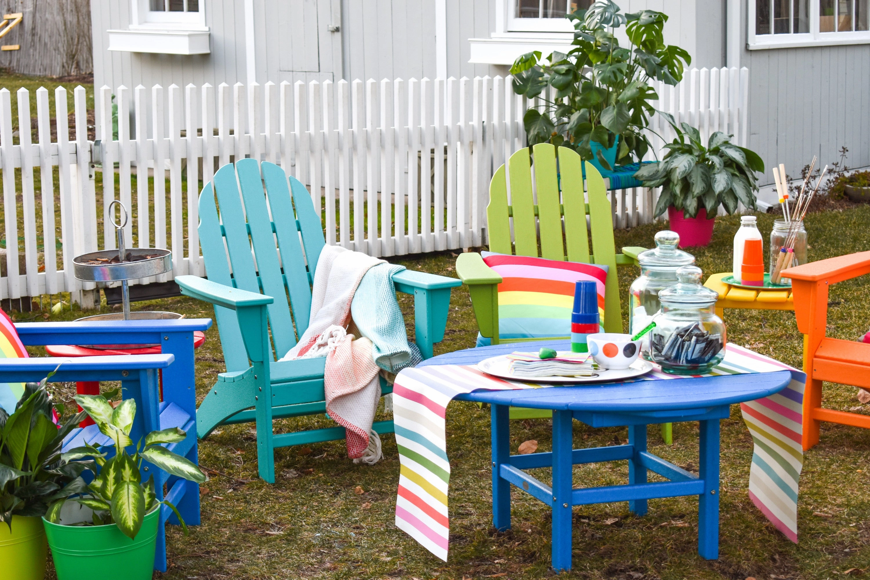 Round 37" Conversation Table