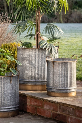 Set of 3 Industrial Style Iron Plantersoutdoor garden decorative ornaments