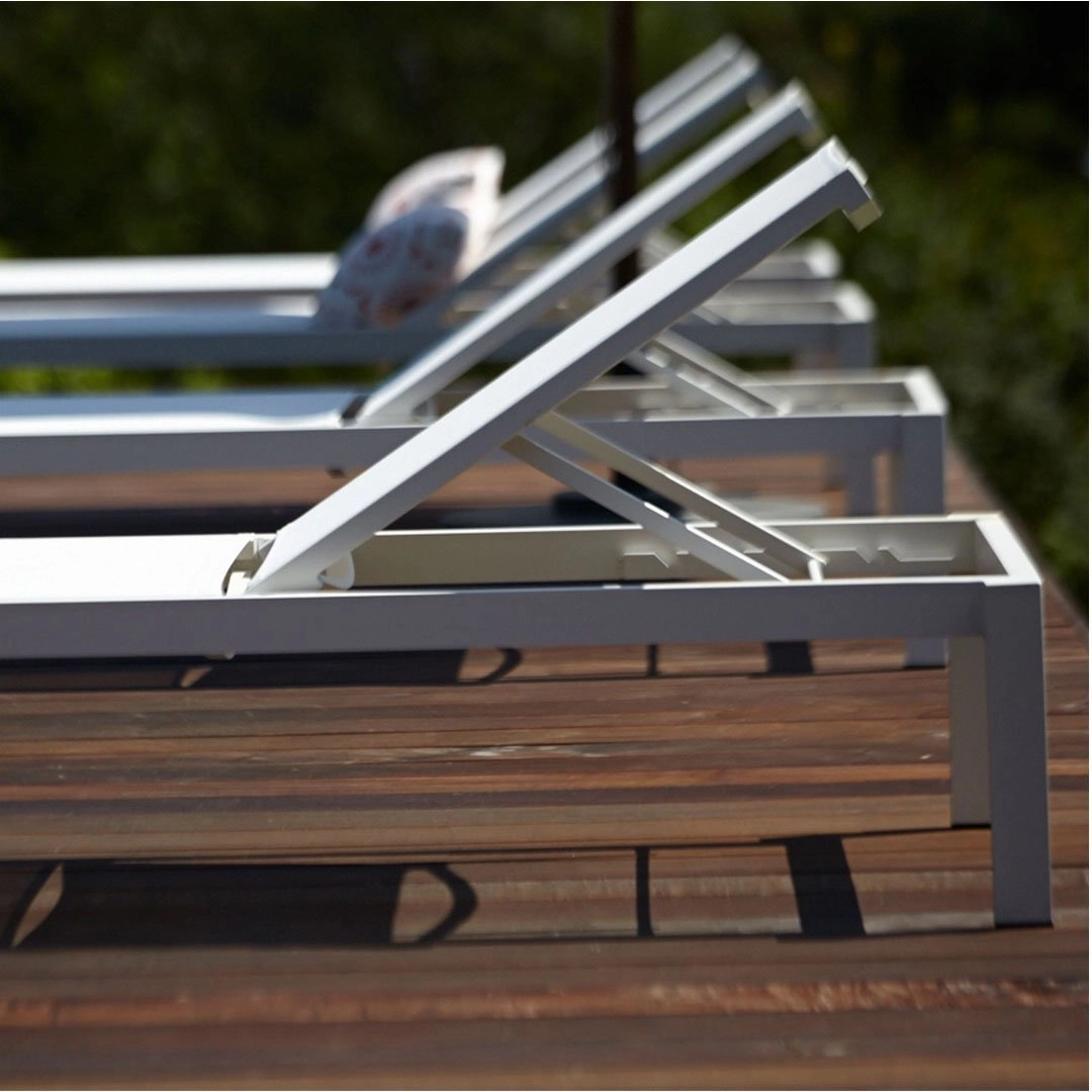Skiff Outdoor Sun Lounger