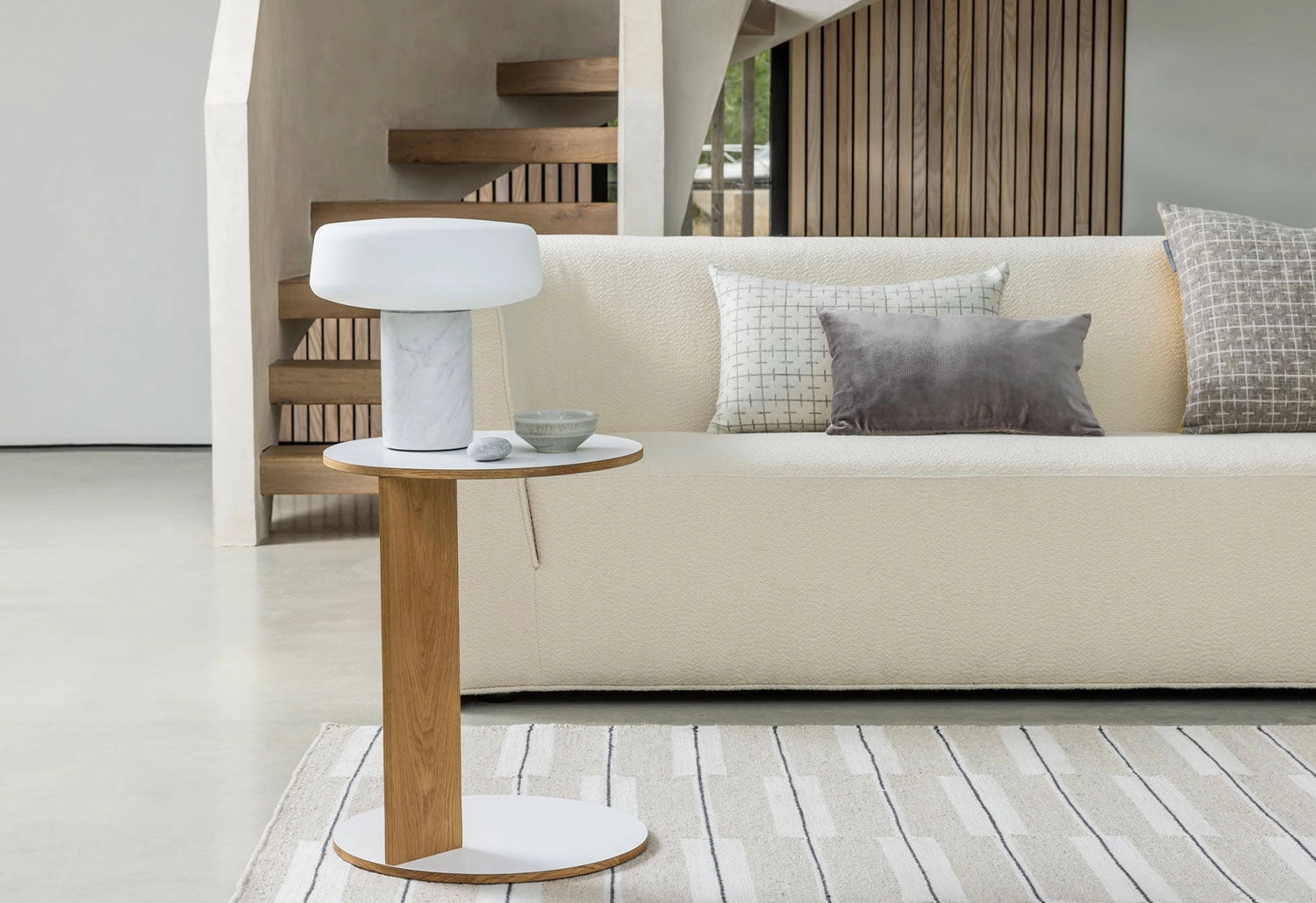 Solid Rechargeable Table Lamp