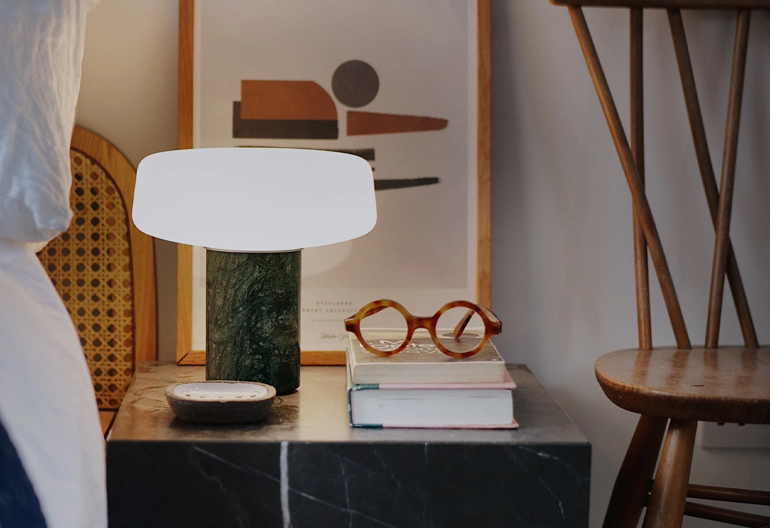 Solid Rechargeable Table Lamp