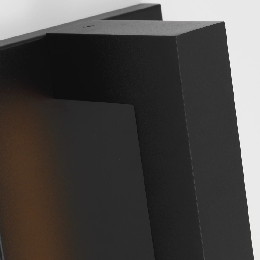Stagger Small Wall