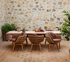 Stay chair w/teak swiveloutdoor dining chair with armrests