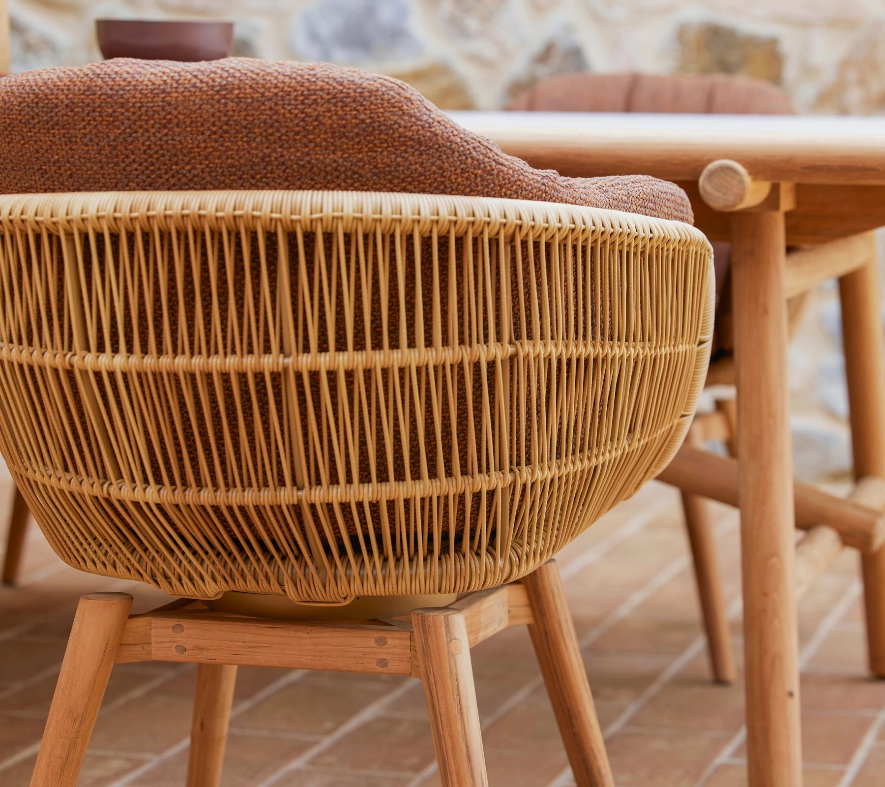 Stay chair w/teak swivel