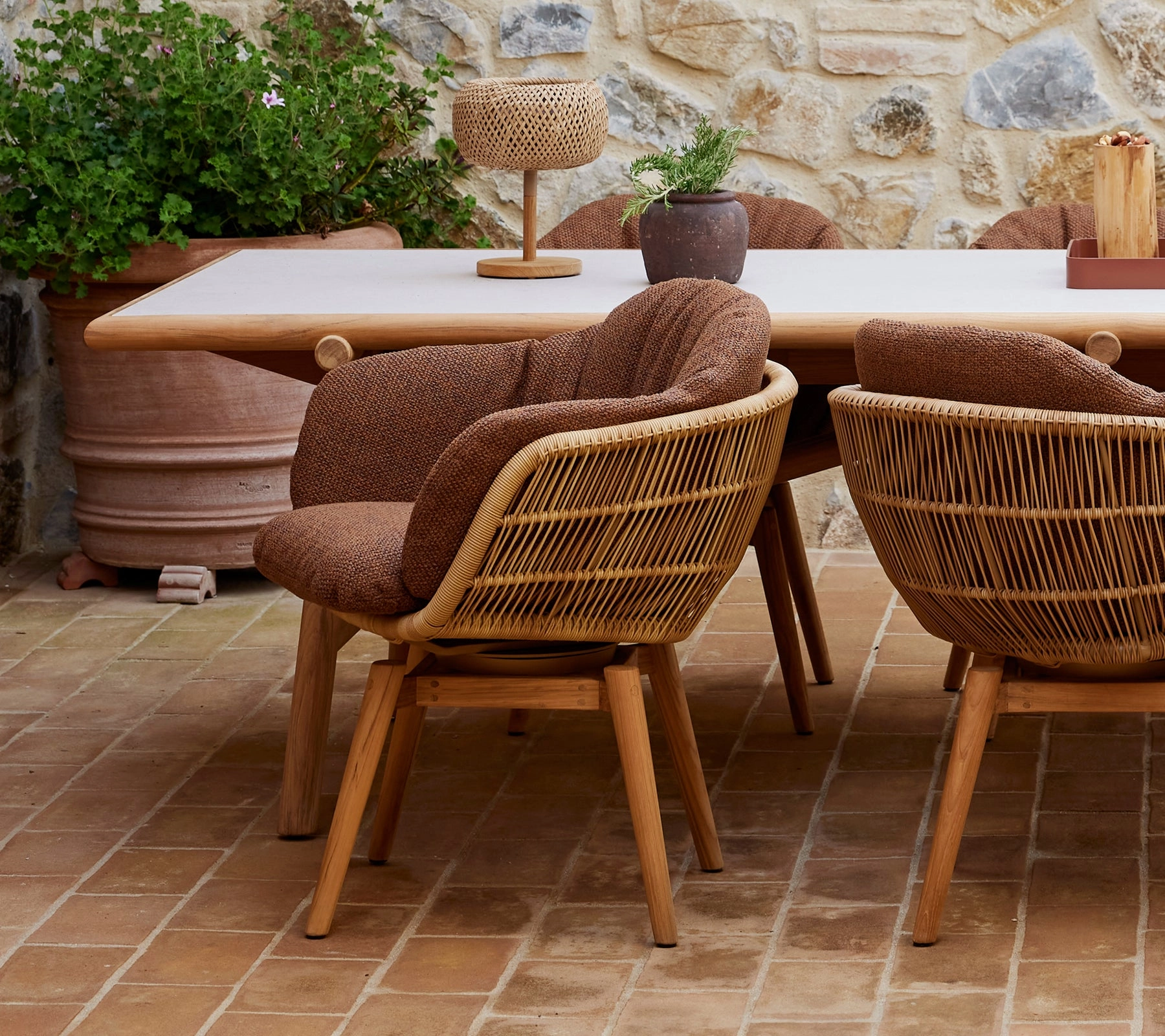 Stay chair w/teak swivel