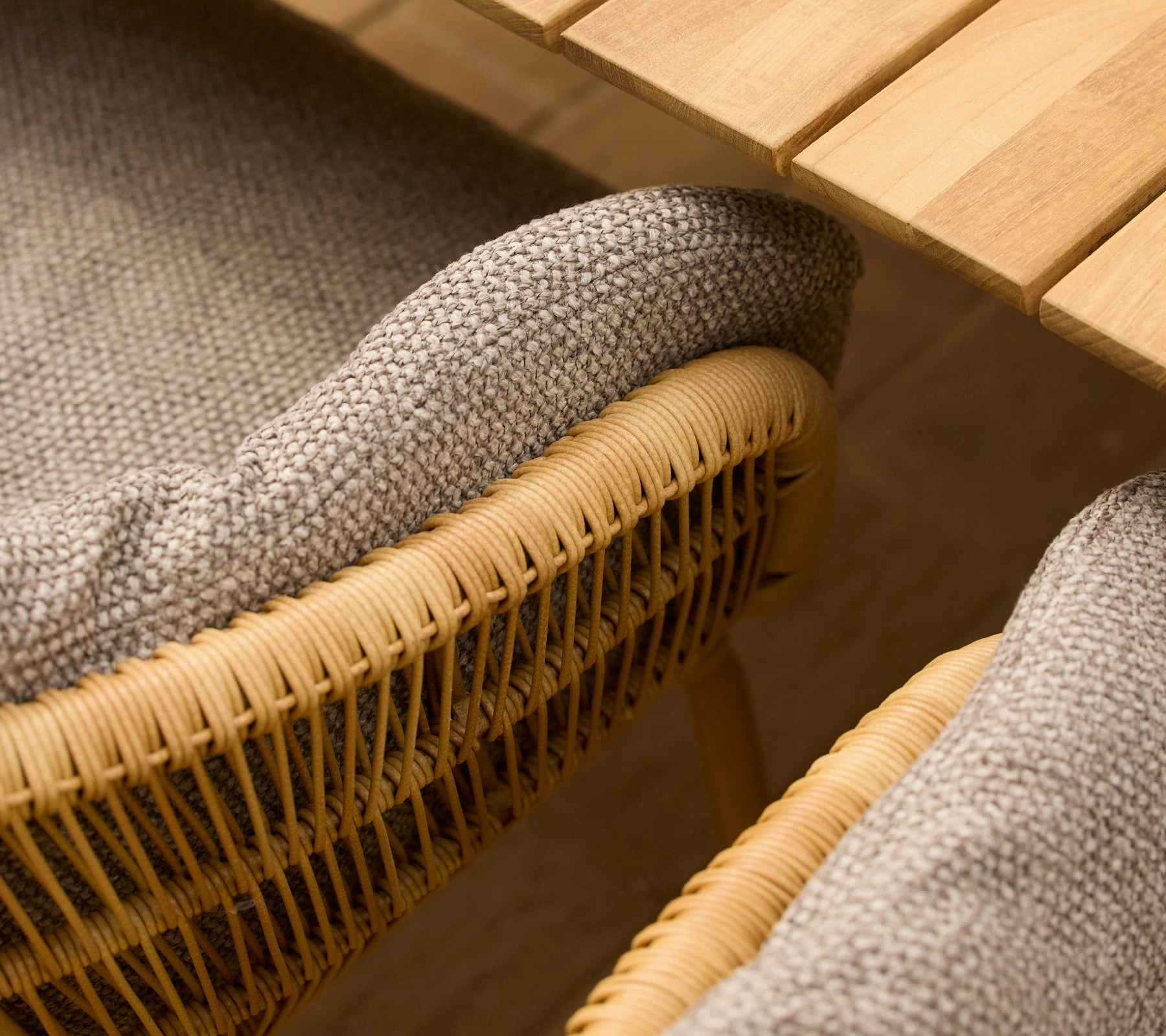 Stay chair w/teak swivel