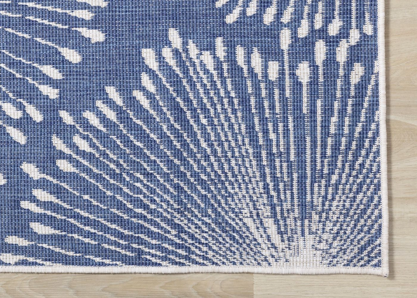 Summer Breeze 5'3" x 7'7" Outdoor Reversible Dandelion Wish Rug - Blue, White