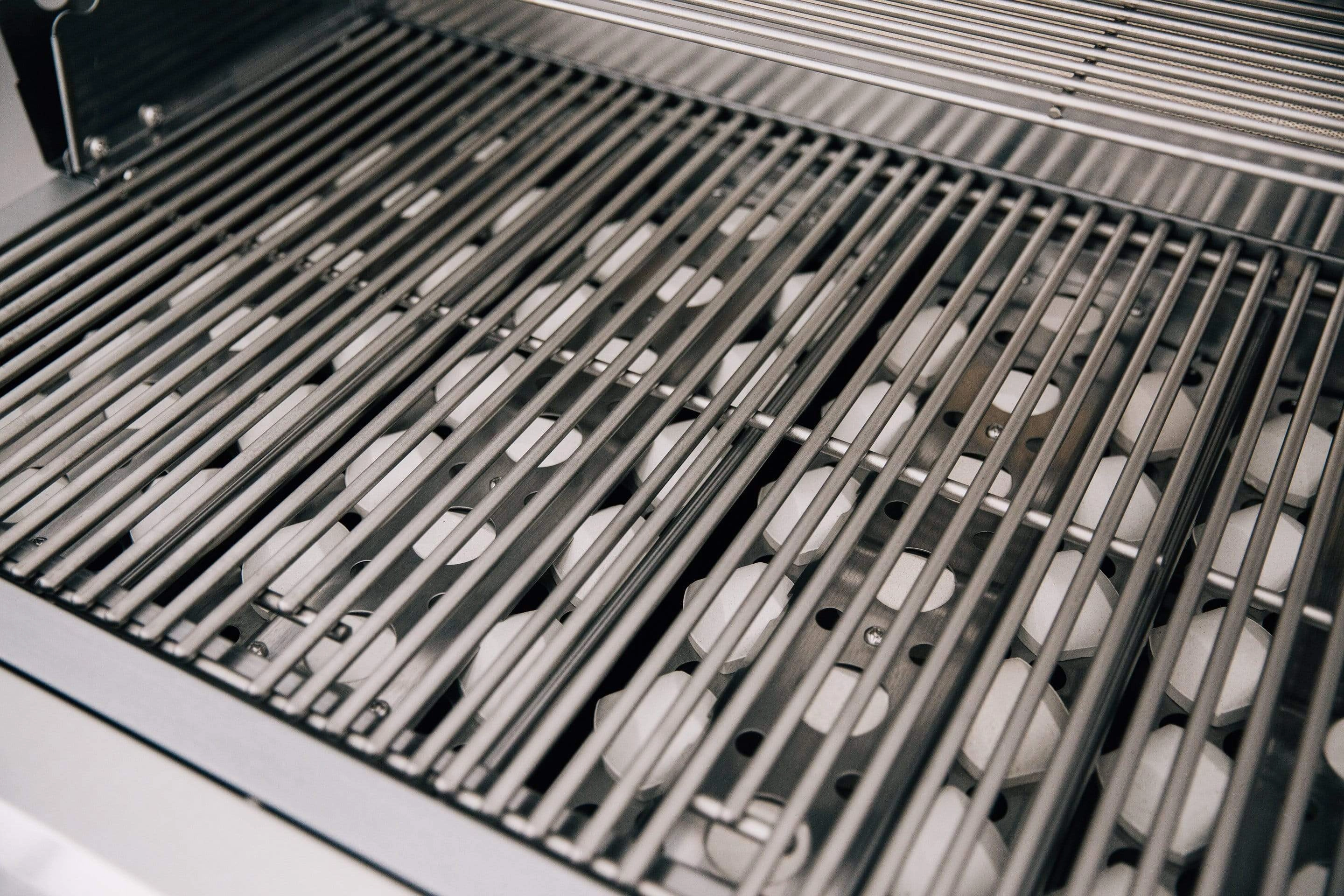 Summerset Sizzler Pro 32" 4-Burner Built-In Gas Grill SIZPRO32