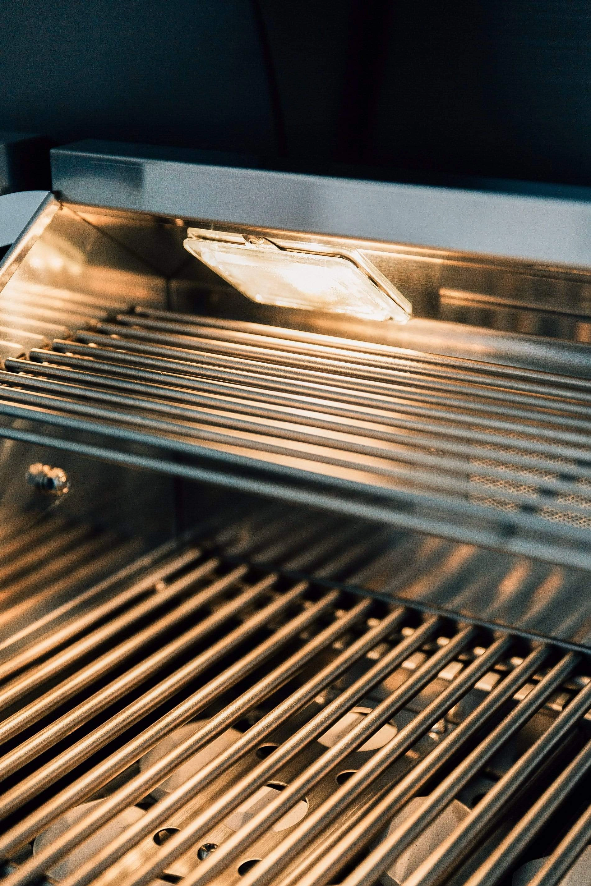 Summerset Sizzler Pro 32" 4-Burner Built-In Gas Grill SIZPRO32