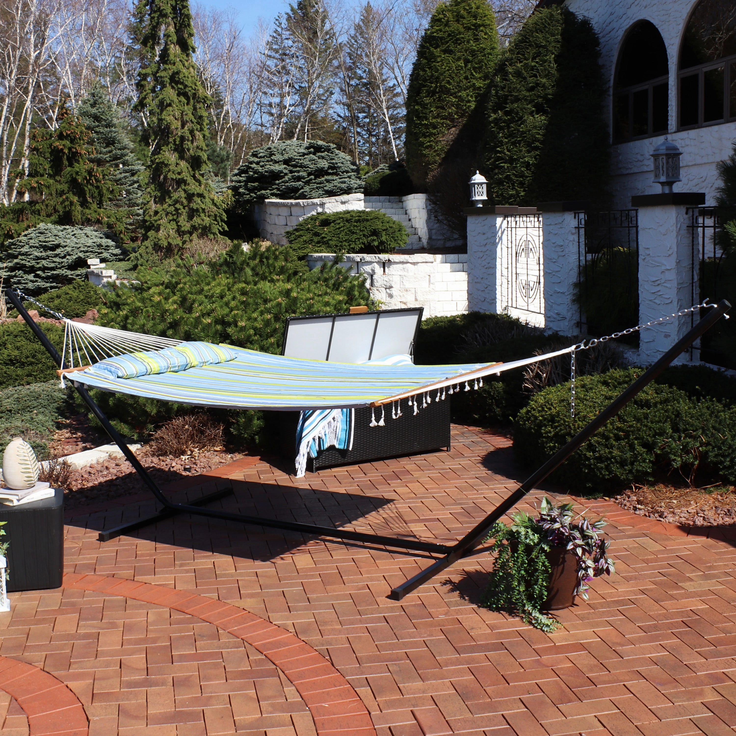 Sunnydaze 2-Person Freestanding Quilted Fabric Hammock with Stand