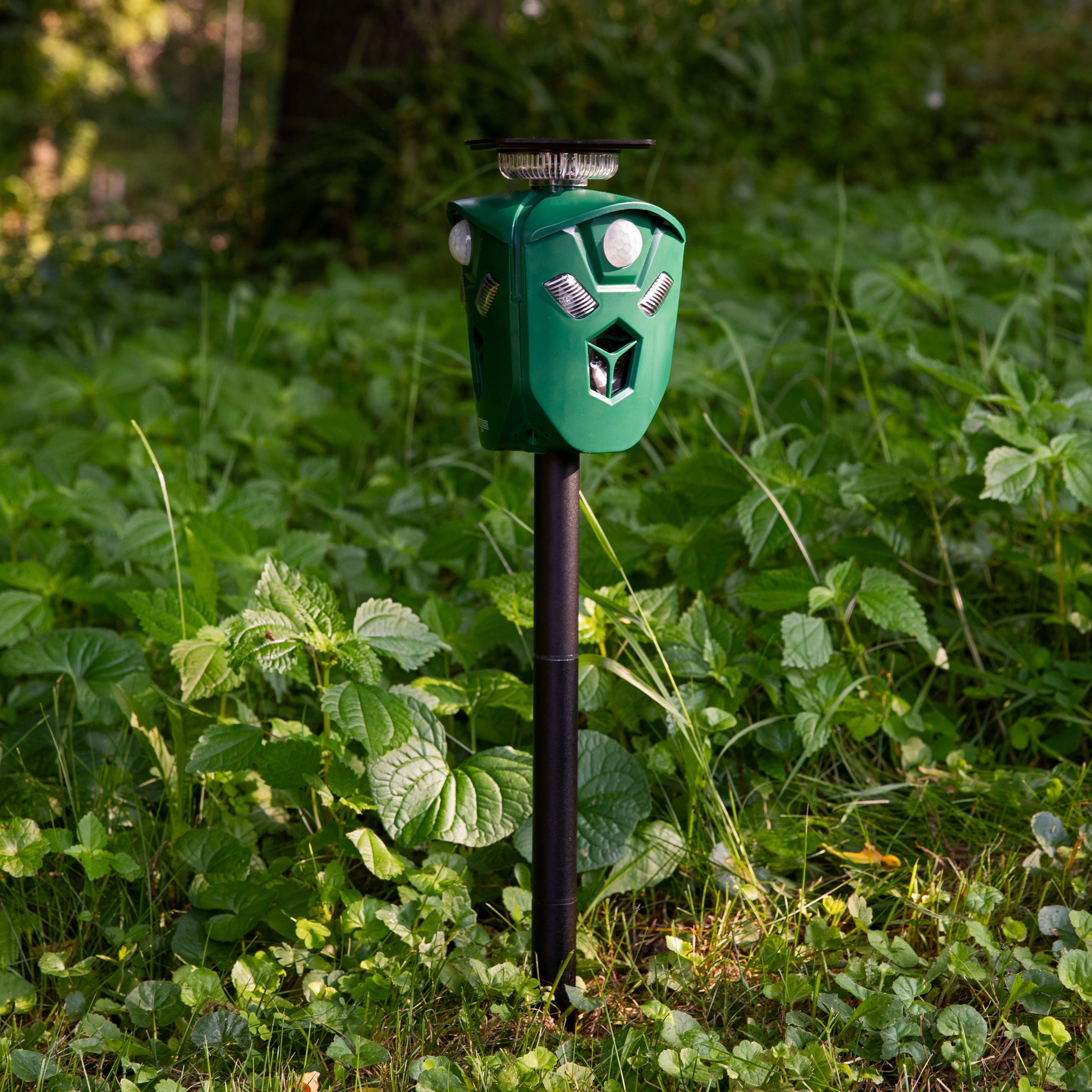 Sunnydaze 360 Solar-Powered Animal Repellent