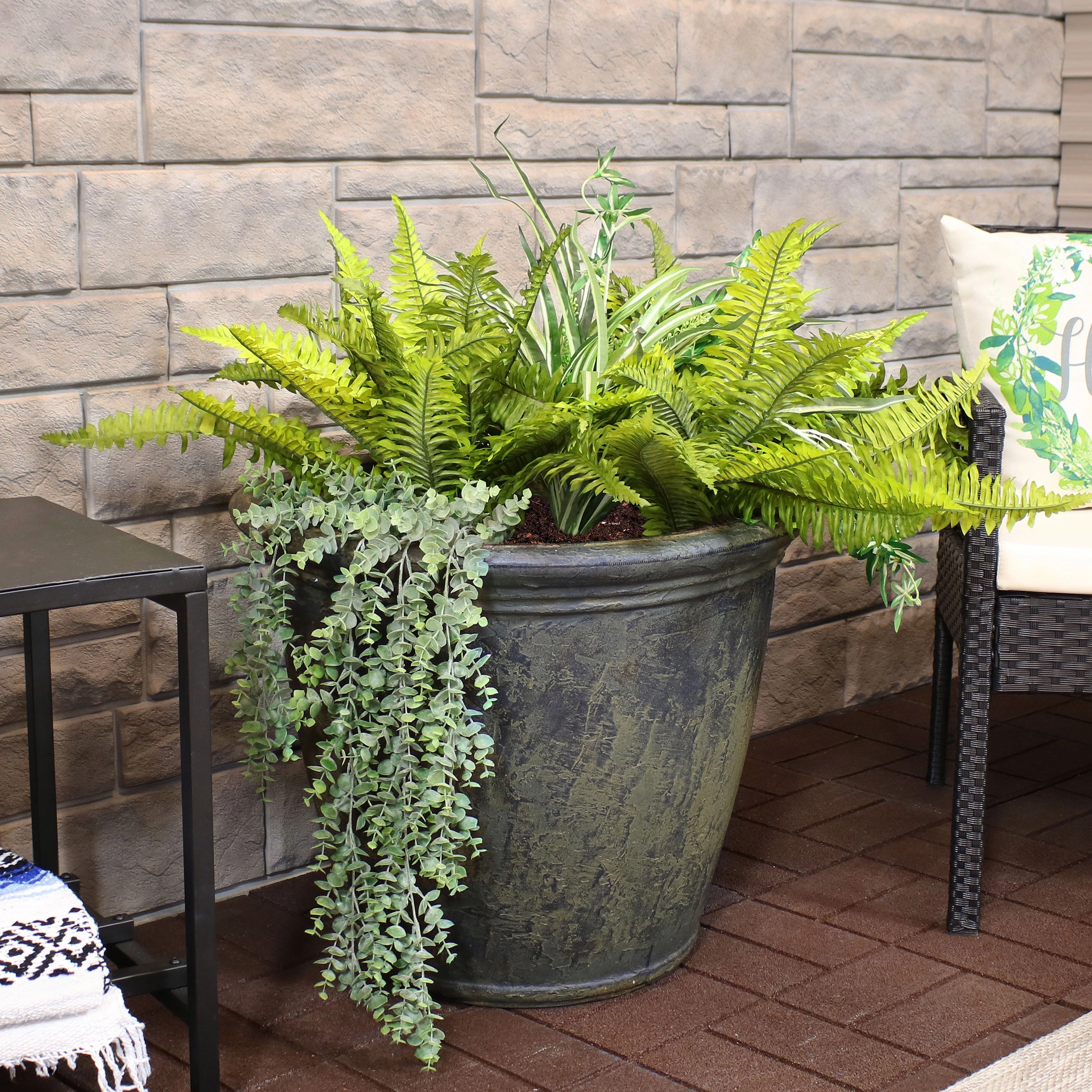 Sunnydaze Anjelica Polyresin Outdoor Flowerpot Planter