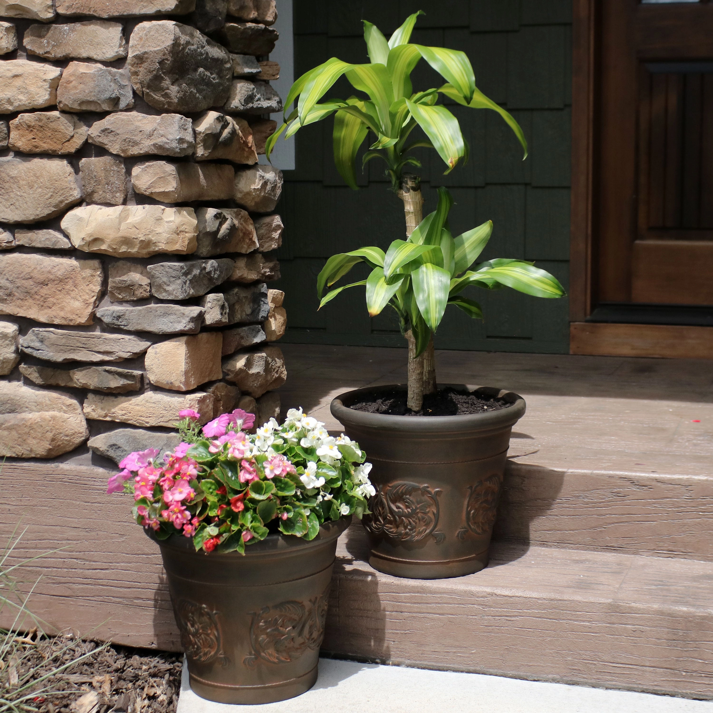 Sunnydaze Arabella Polyresin Outdoor Flower Pot Planter