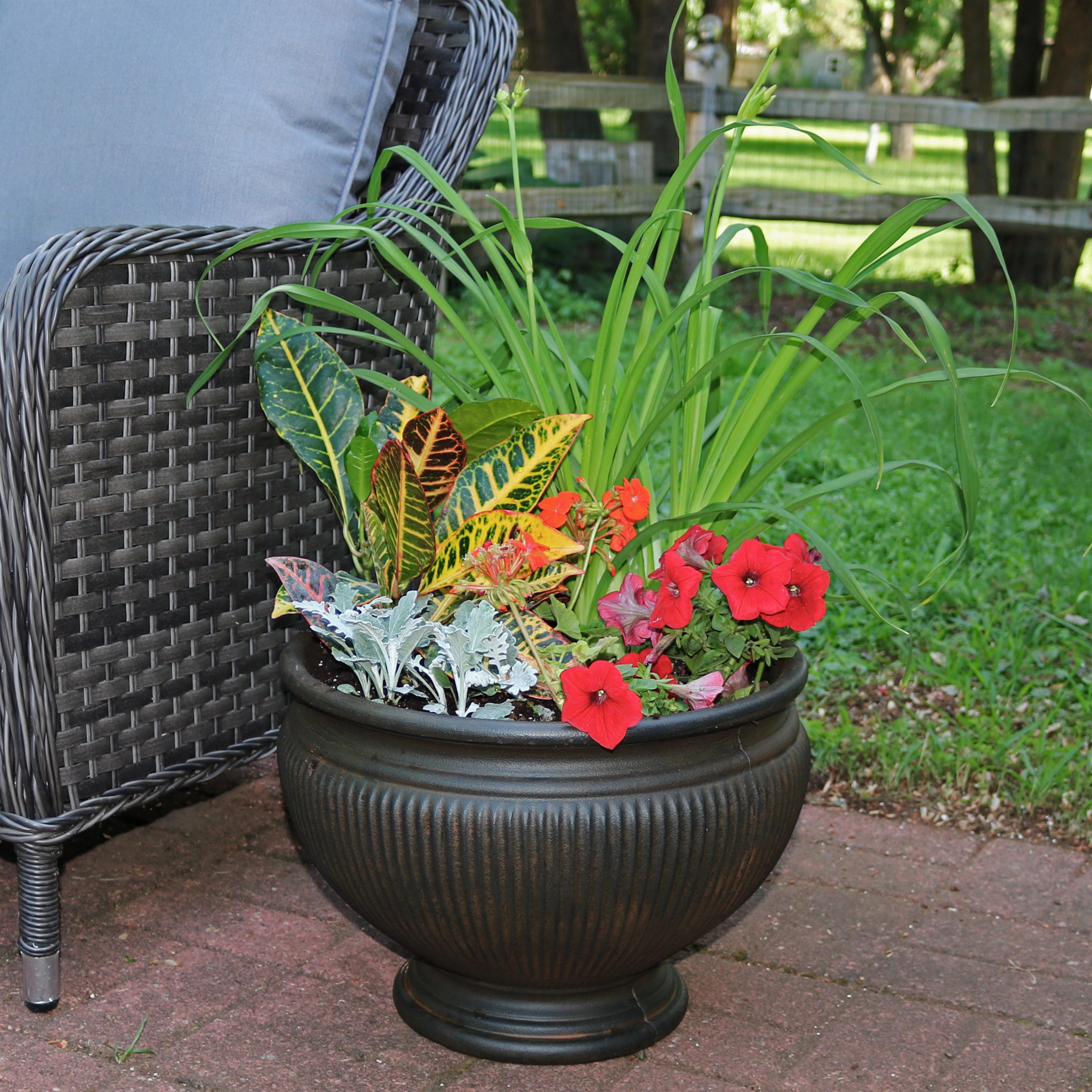 Sunnydaze Elizabeth Ribbed Outdoor Garden Planter Urn - Rust - 15"