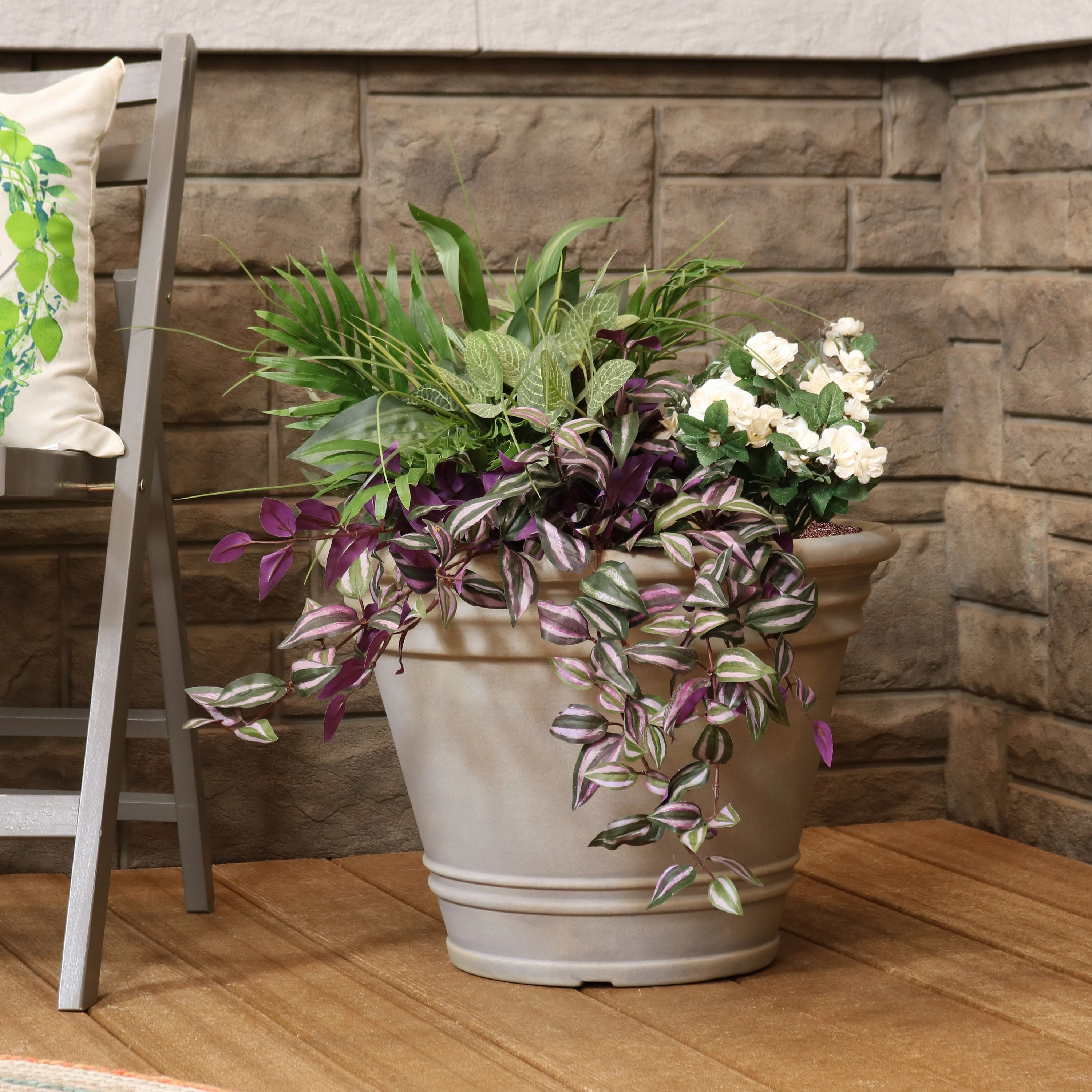 Sunnydaze Franklin Polyresin Outdoor Flowerpot Planter