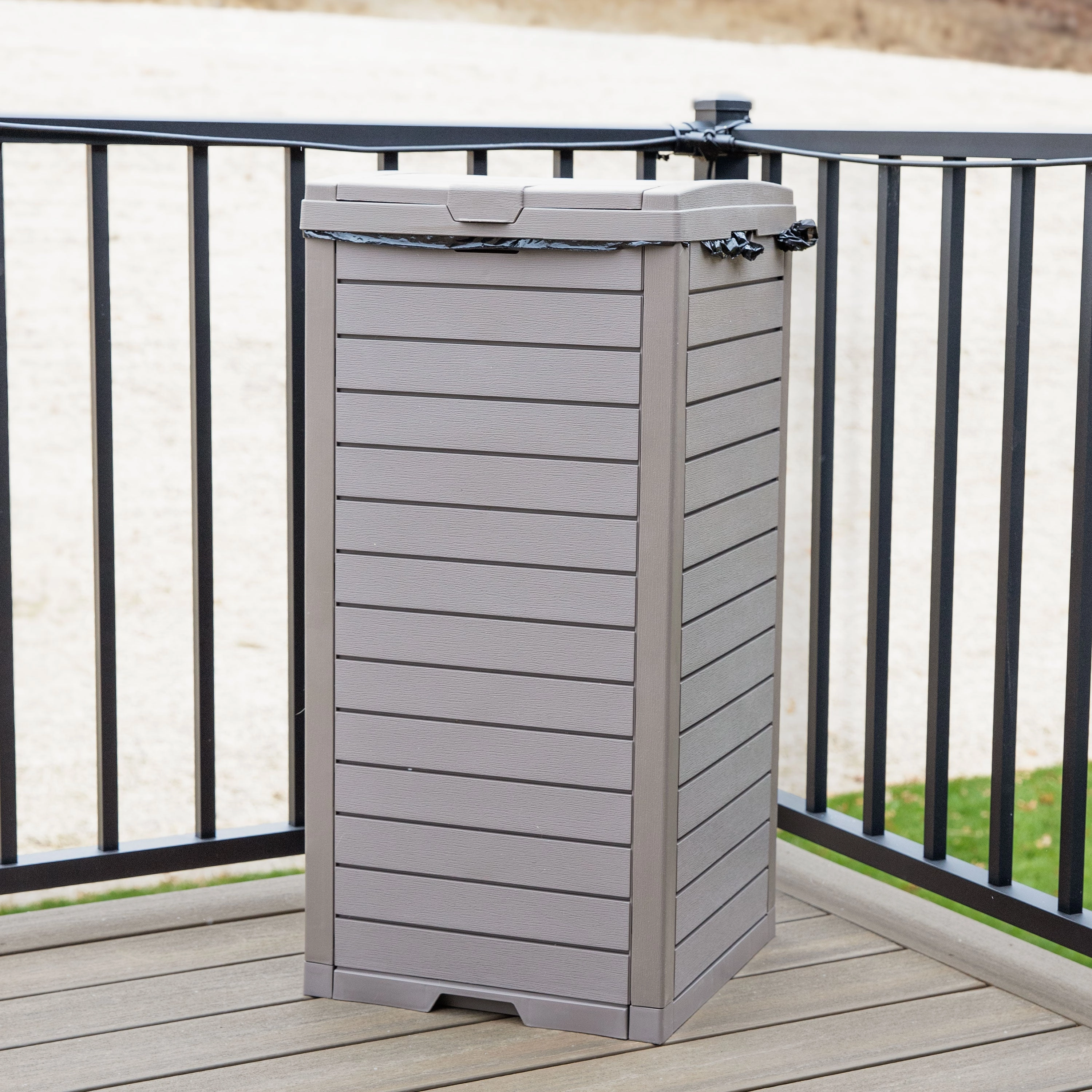 Sunnydaze Patio Trash Can with Lid